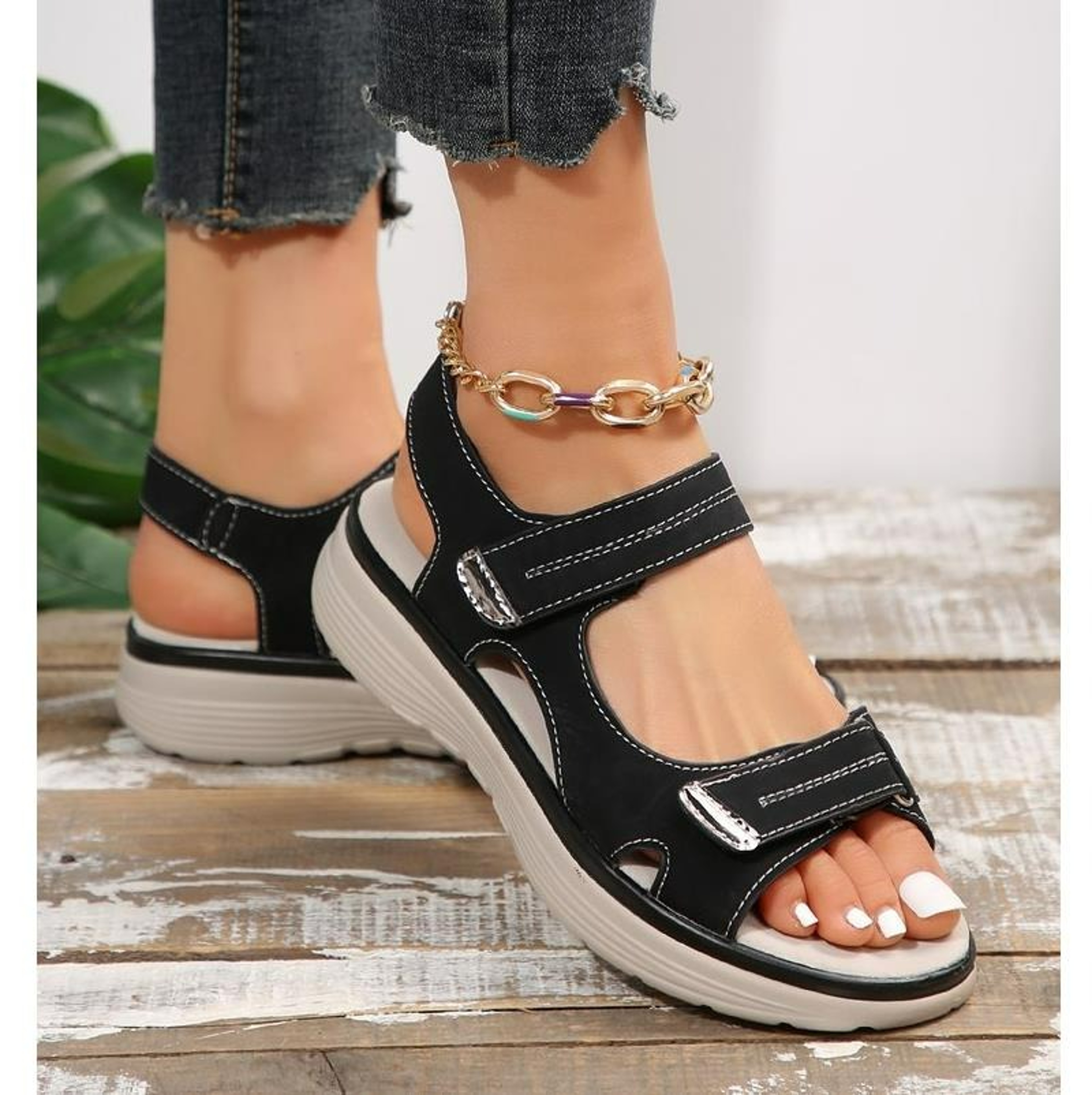 Elegant Women Genuine Leather Sandals Lightweight Plus Size Slippers Womens Sport Style Sandals 1