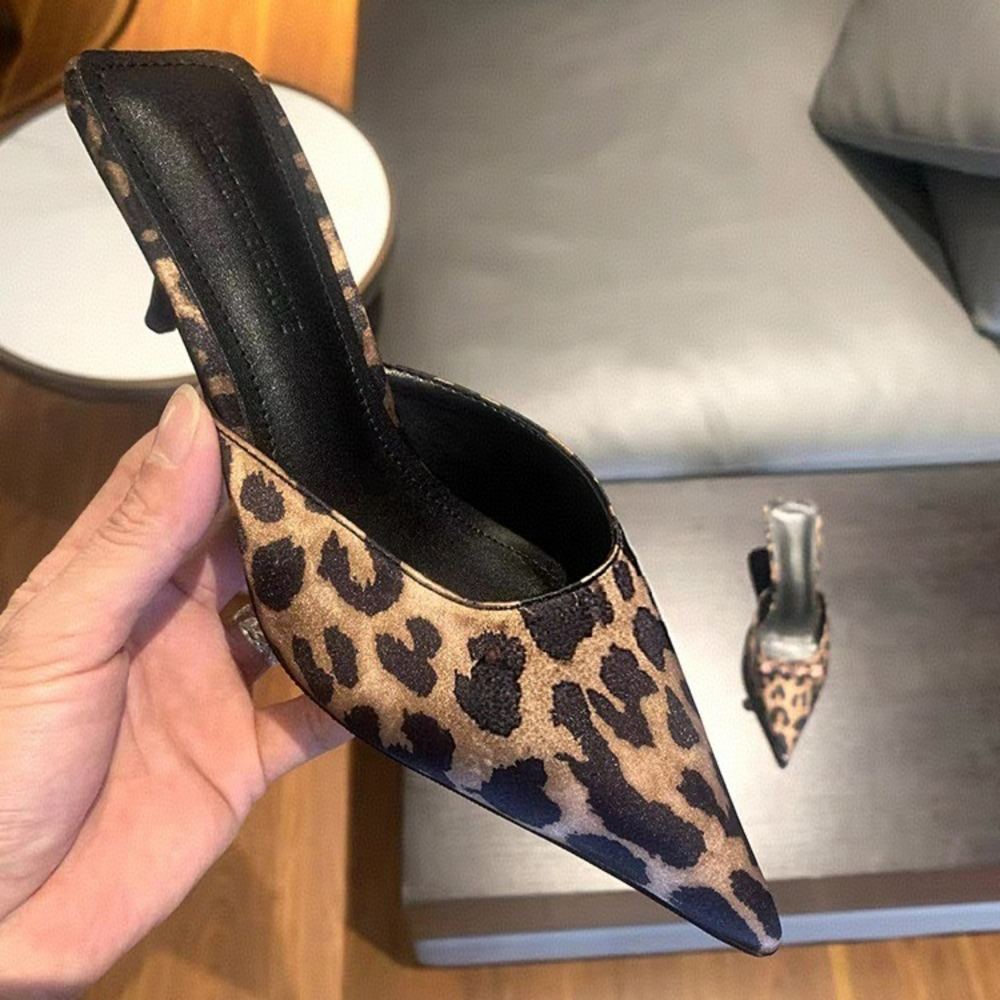 Leopard Brown Baotou Shallow Toe Baotou Half-slipper Women's Fashion High Heel Sandals, Elegant Pointed Toe Womens Mules – view 1