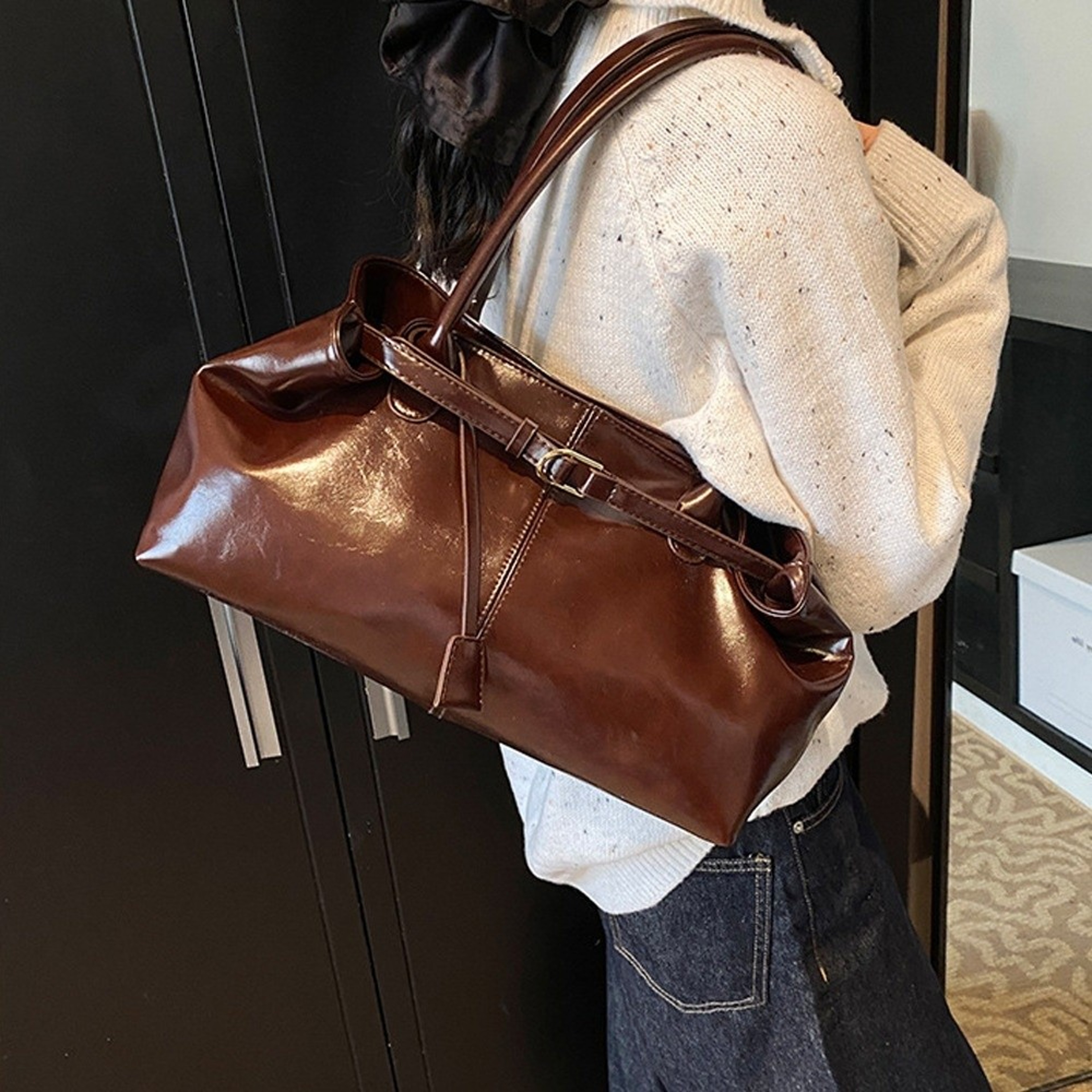 Fashion New Oil PU Leather Handbag Large Capacity Women Shoulder Bag Multifunctional Tote Underarm  4
