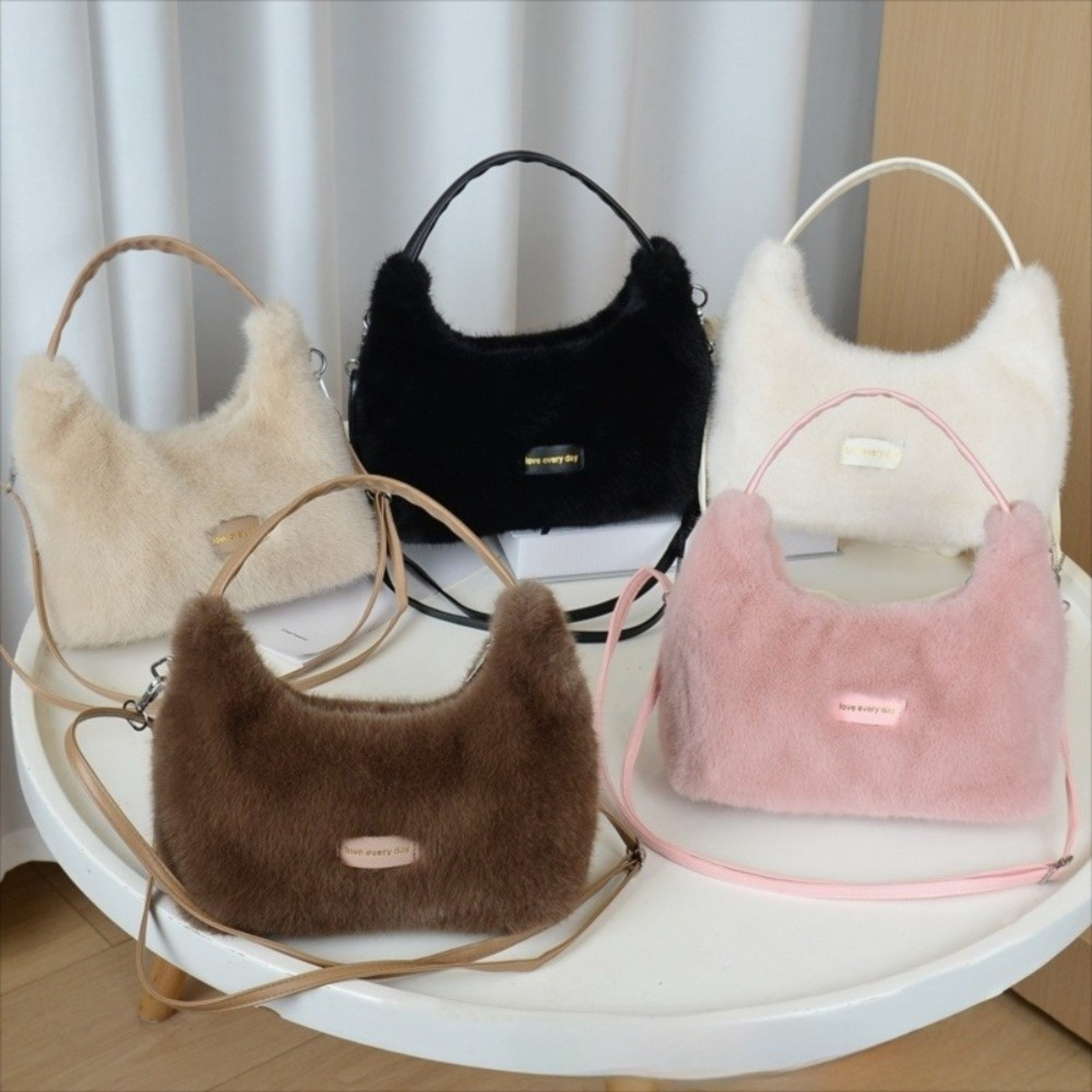 Winter New Luxury Faux Fur Ladies Shoulder Bag Soft Fluffy Female Crossbody Bag Solid Color Plush T