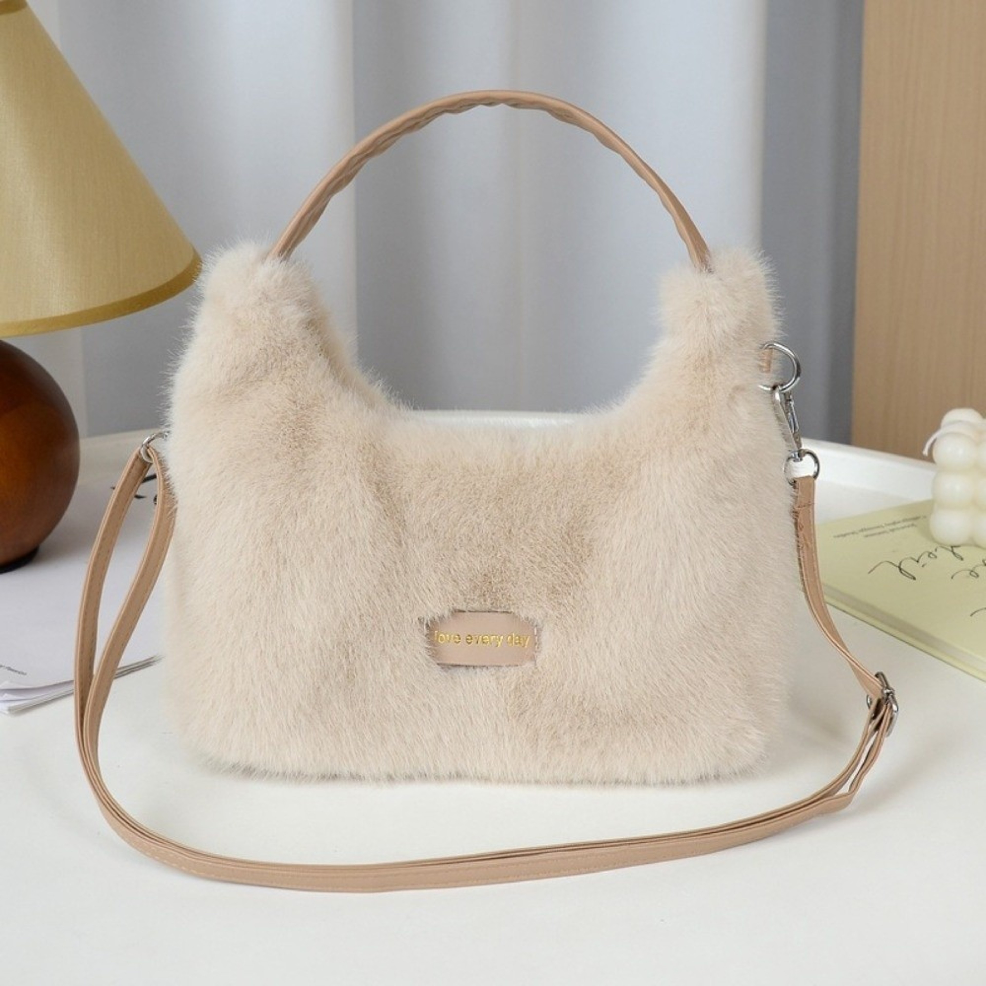 Winter New Luxury Faux Fur Ladies Shoulder Bag Soft Fluffy Female Crossbody Bag Solid Color Plush T