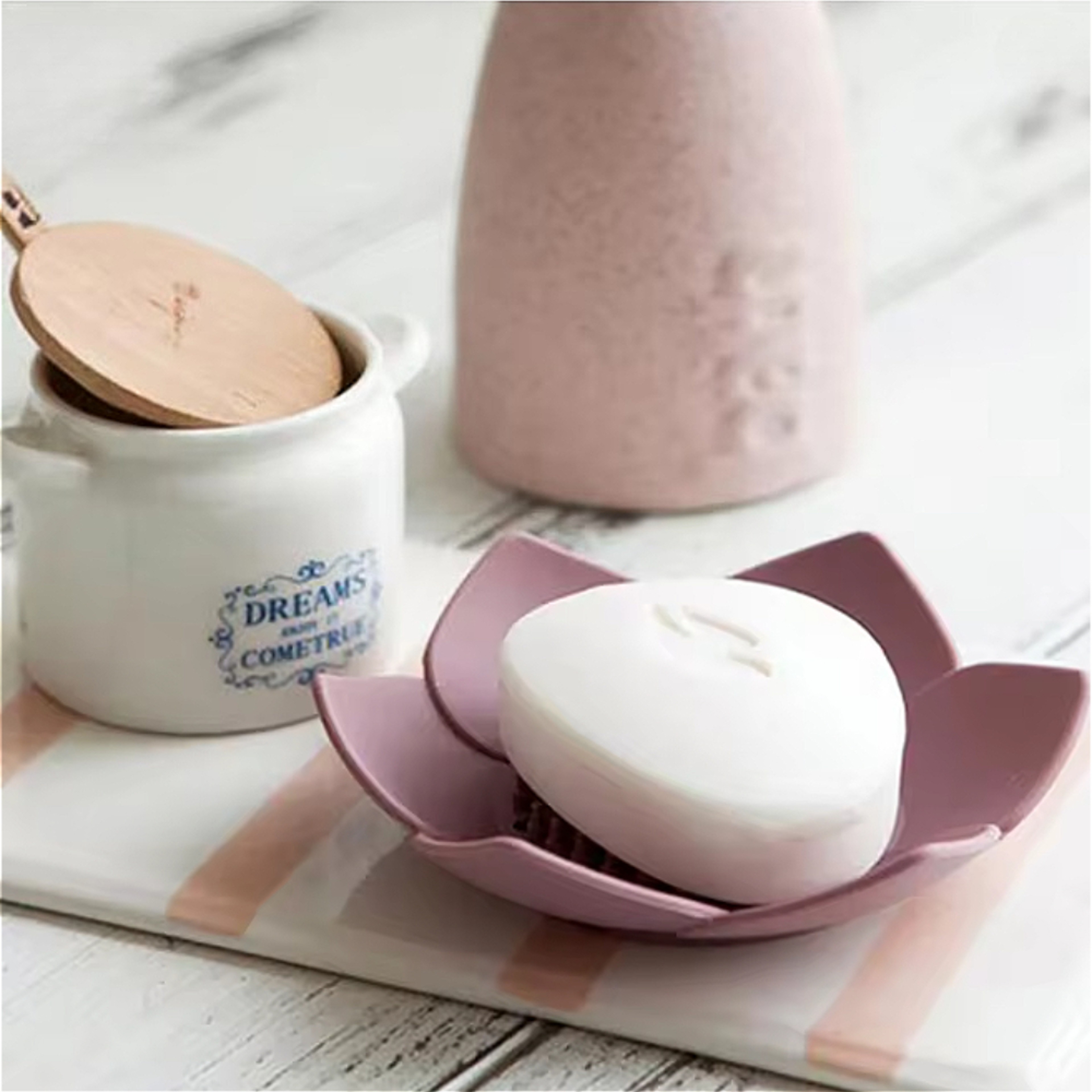 Soap Box Lotus Shape Nonslip Silicone Draining Soap Tray Bathroom Soap Dish 2