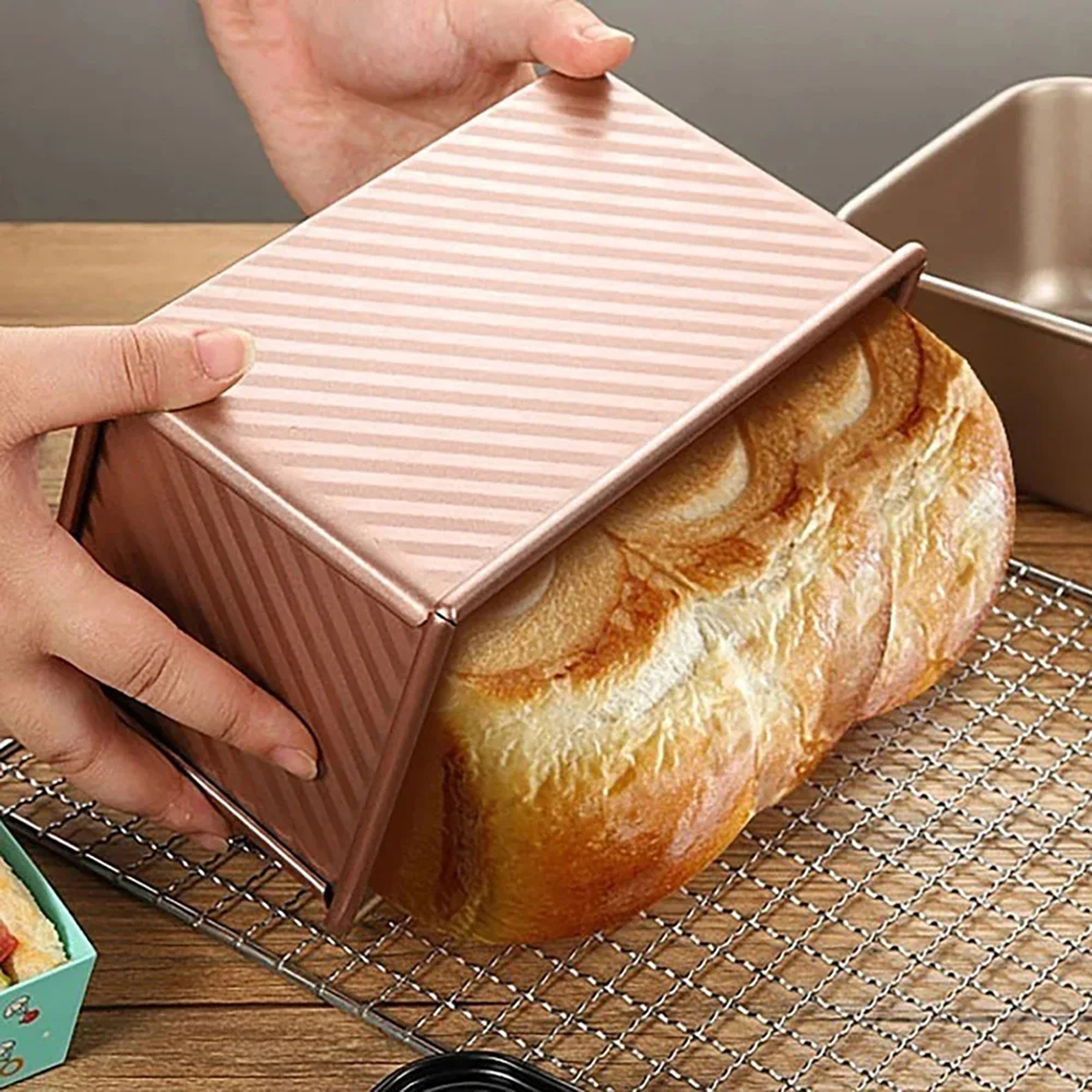 Non-Stick Pullman Loaf Pan with Lid, Carbon Steel, Corrugated Bread Mold for Perfect Toast – view 1