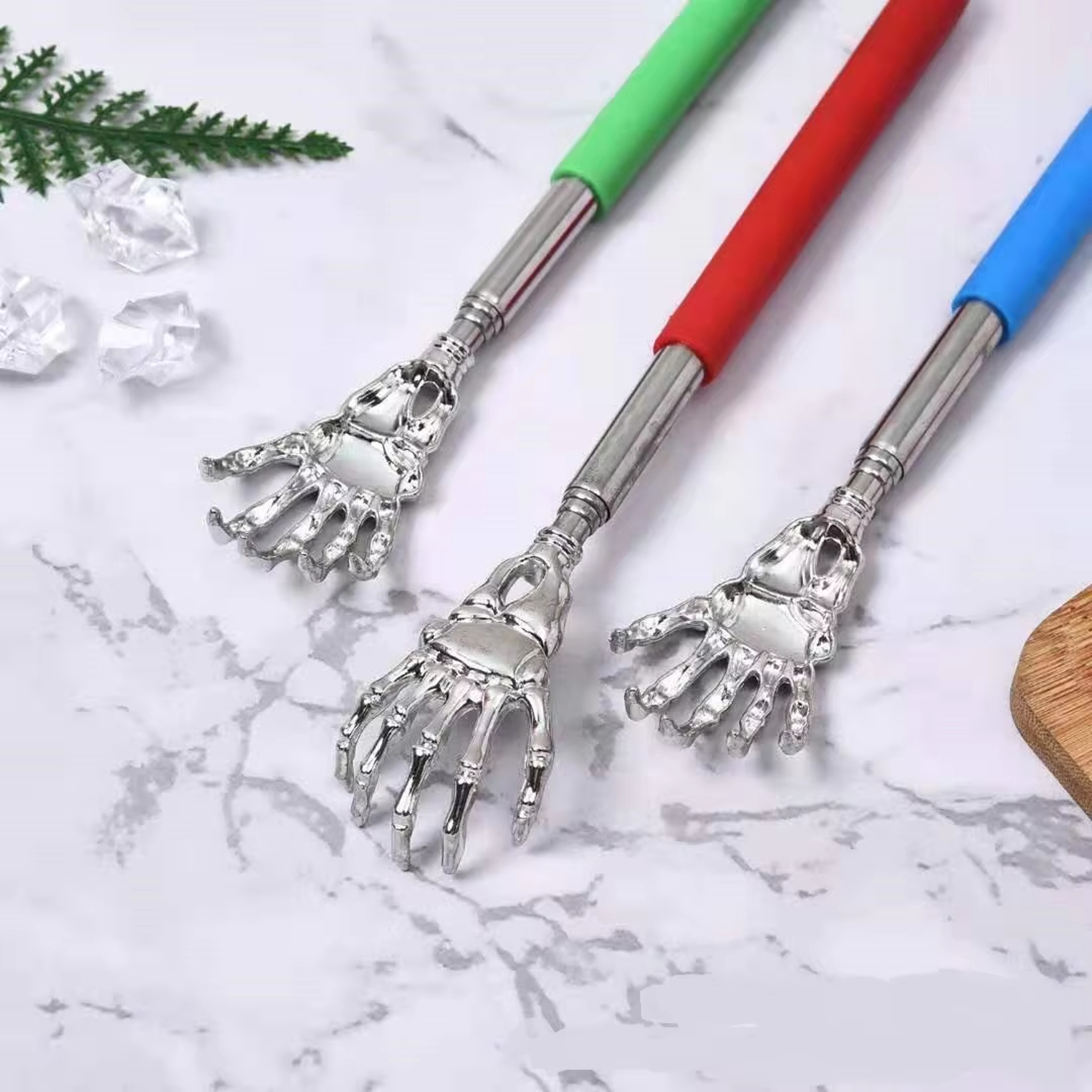 Skull Palm Telescopic Back Scratcher Hand Massager for Ultimate Back Relief – view 4