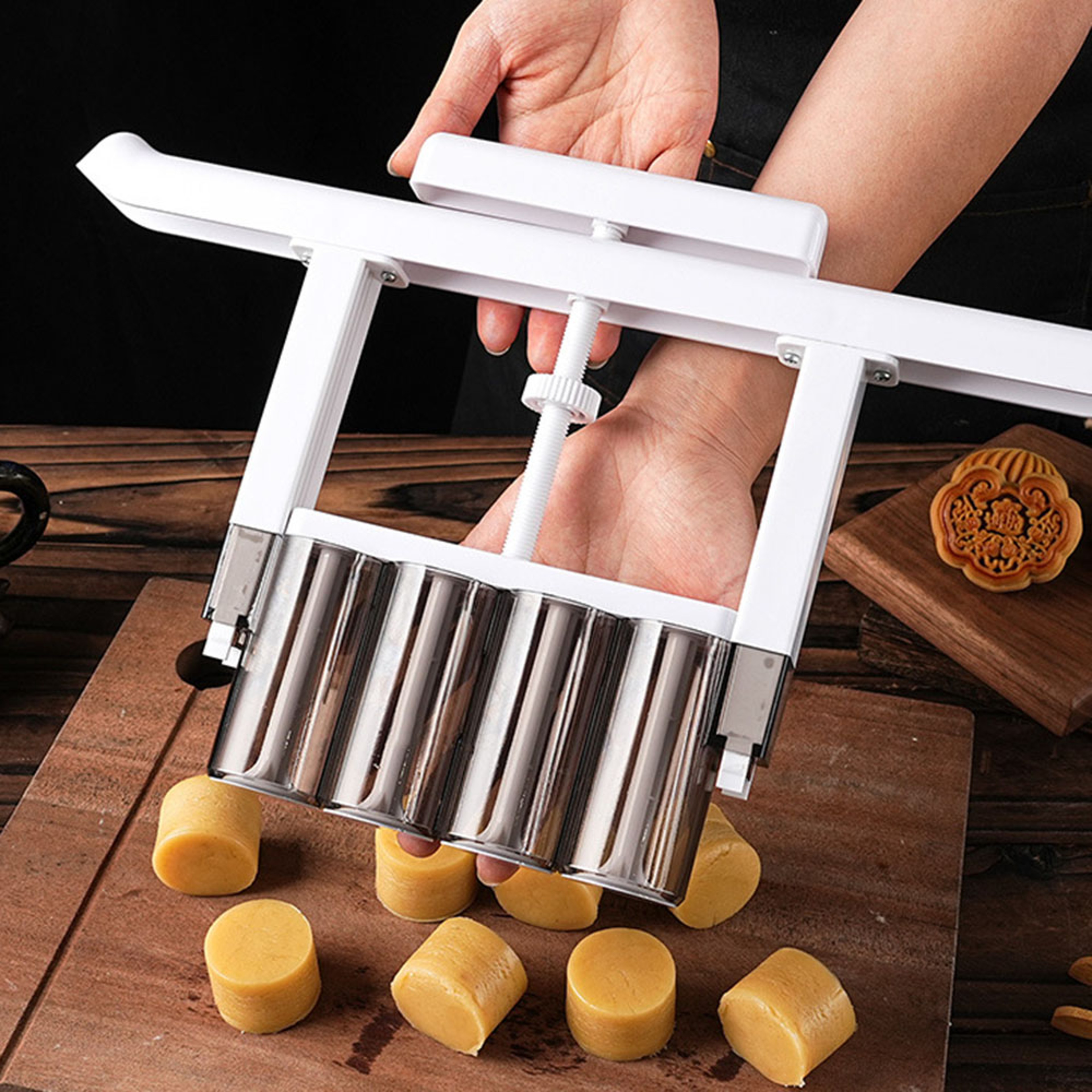 Hand Press Mooncake Mold Dough Divider Tool with Precision Stuffing Separator – view 4