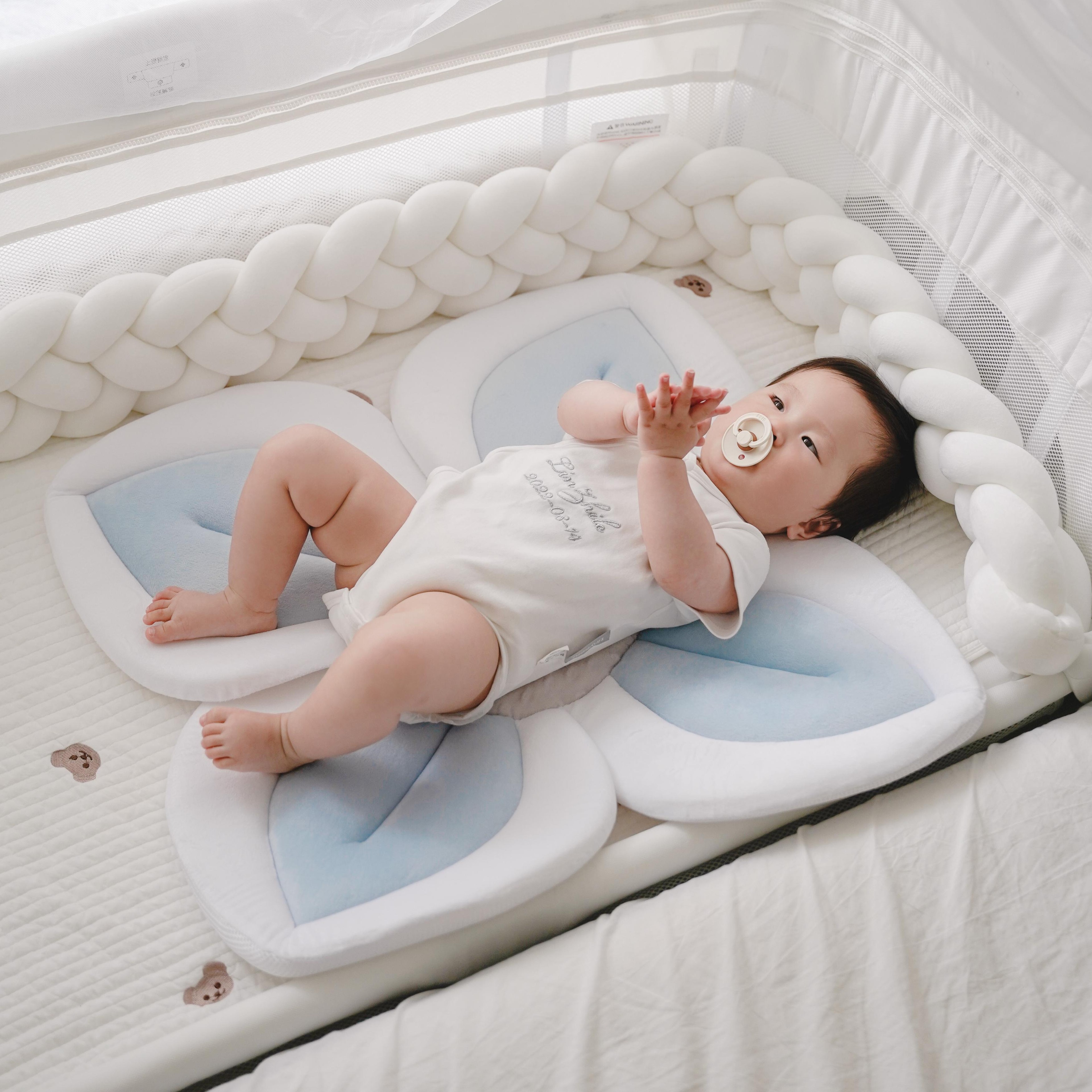 Color blocking Baby Bath Lotus Safety Cushion, Reclining and Foldable Newborn Creative Flower Bath Mat, Baby Bath Mat – view 3