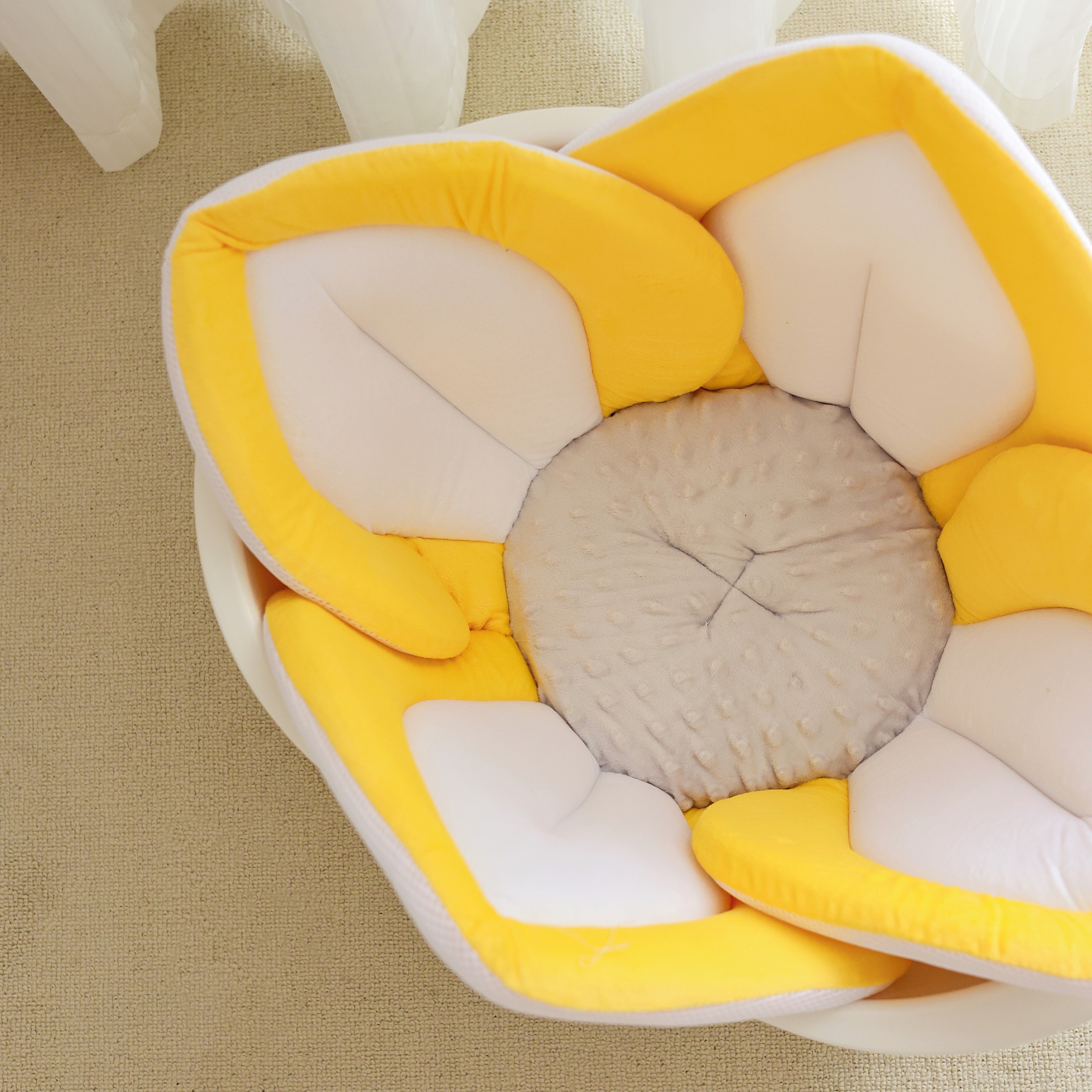 Color blocking Baby Bath Lotus Safety Cushion, Reclining and Foldable Newborn Creative Flower Bath Mat, Baby Bath Mat – view 4