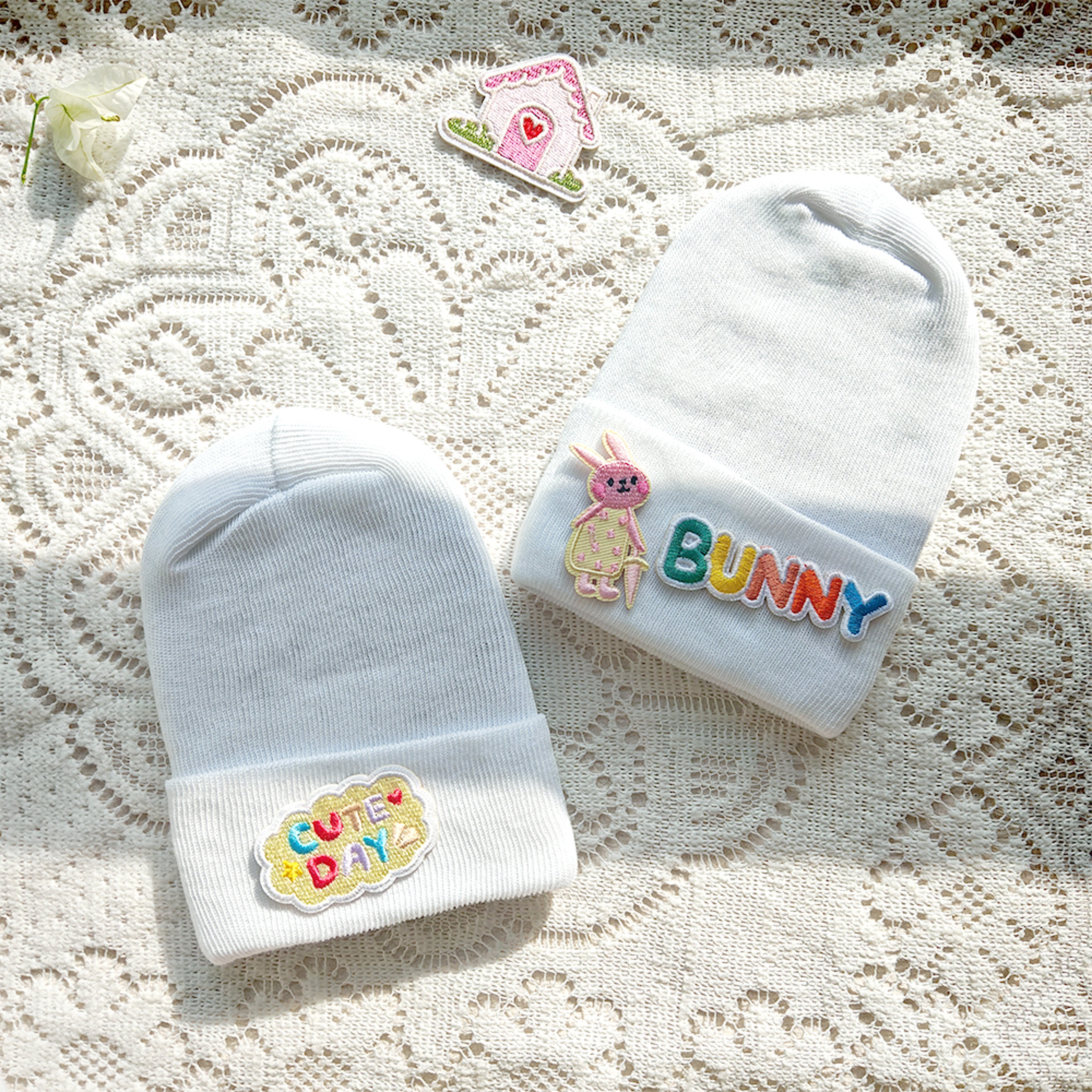 Months Cute Cartoon Label Hat for Baby, Toddler Knitted Beanie Hat, Crochet Warm White Bonnet, Baby Clothing Accessory – view 6