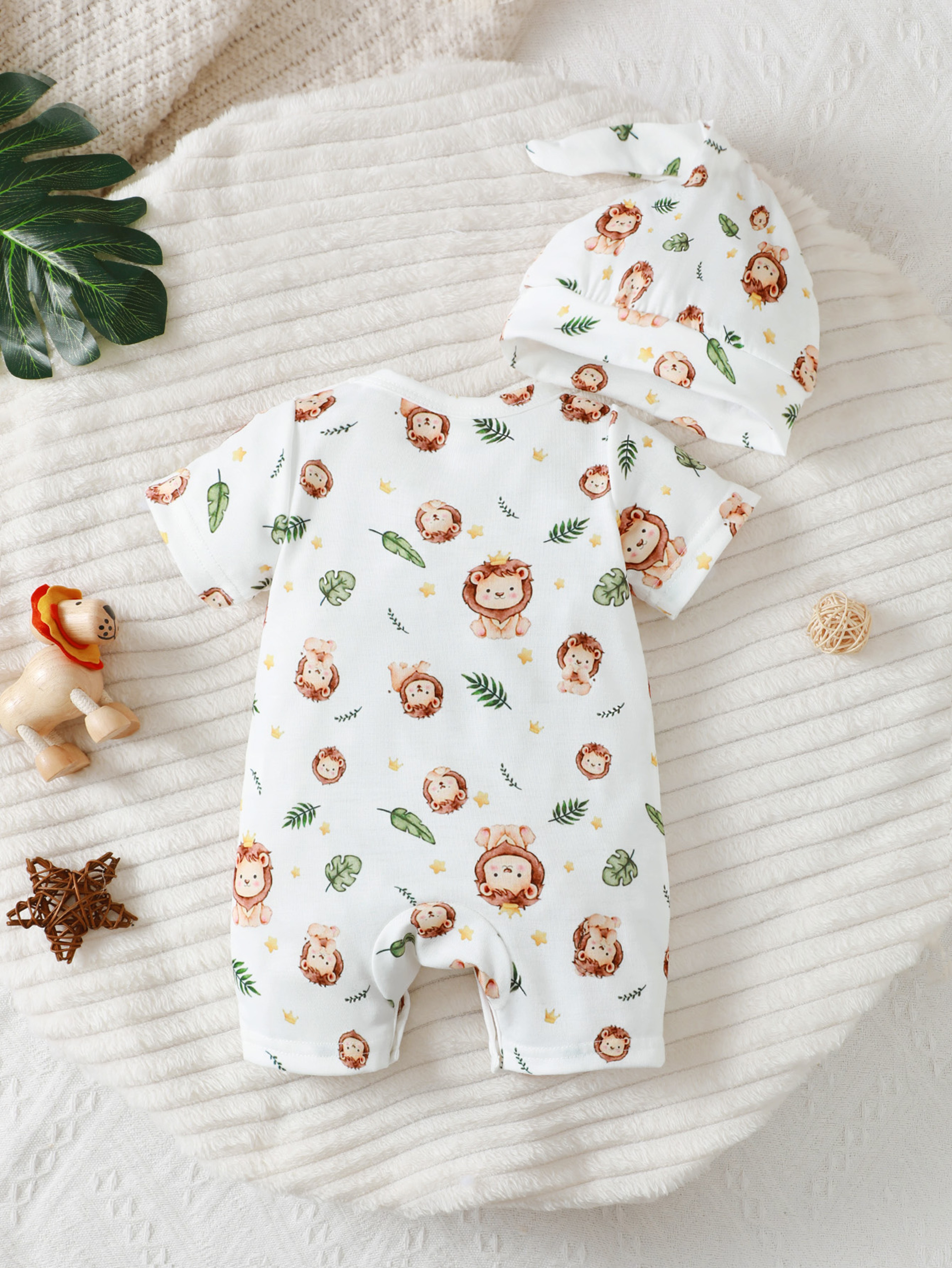 Baby Boy Casual Hoodie With Cartoon Lion Pattern Shorts And Hat 0