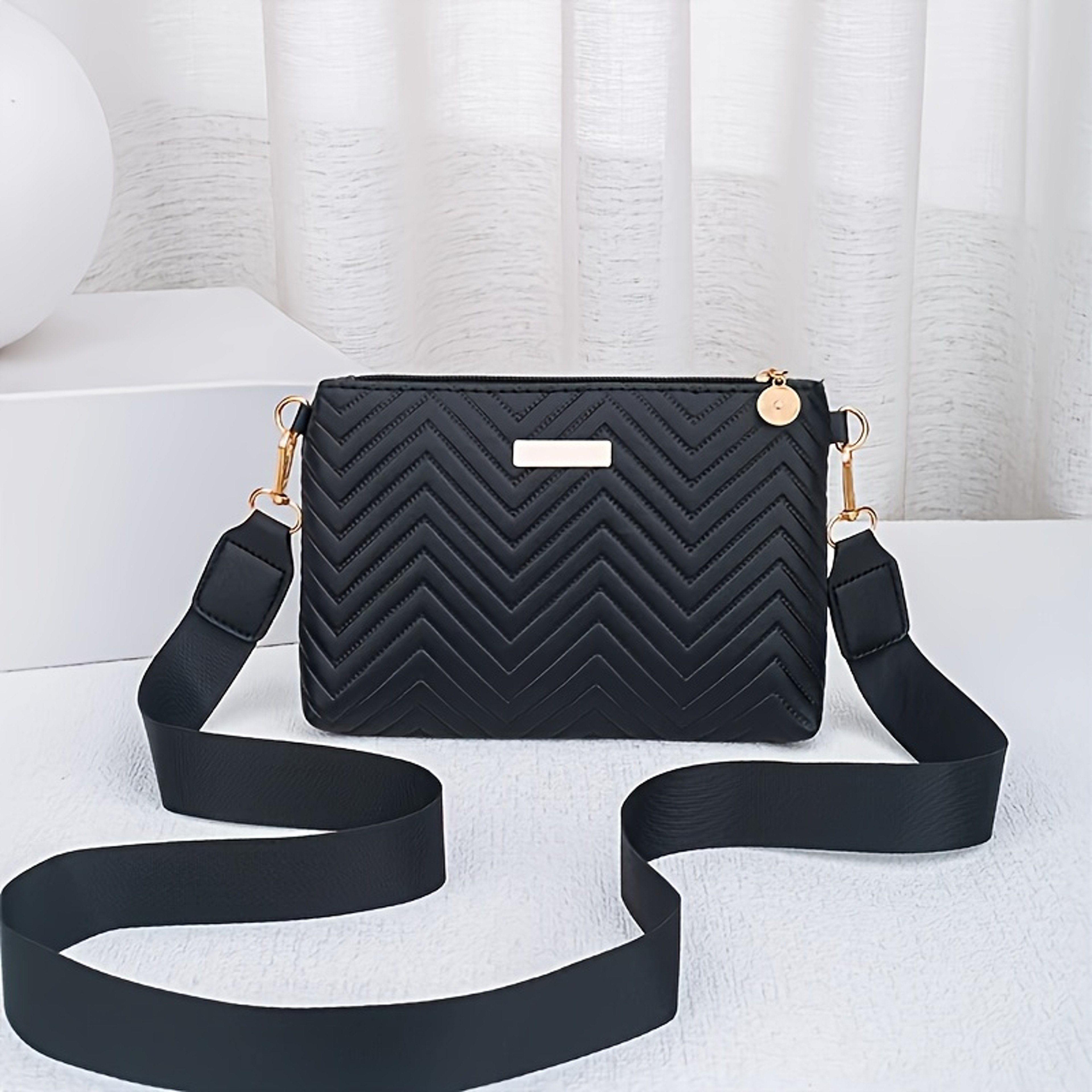 Solid Color Chain Crossbody Bag, Minimalist Small Shoulder Purse for Women, Elegant Everyday Handbag – view 1