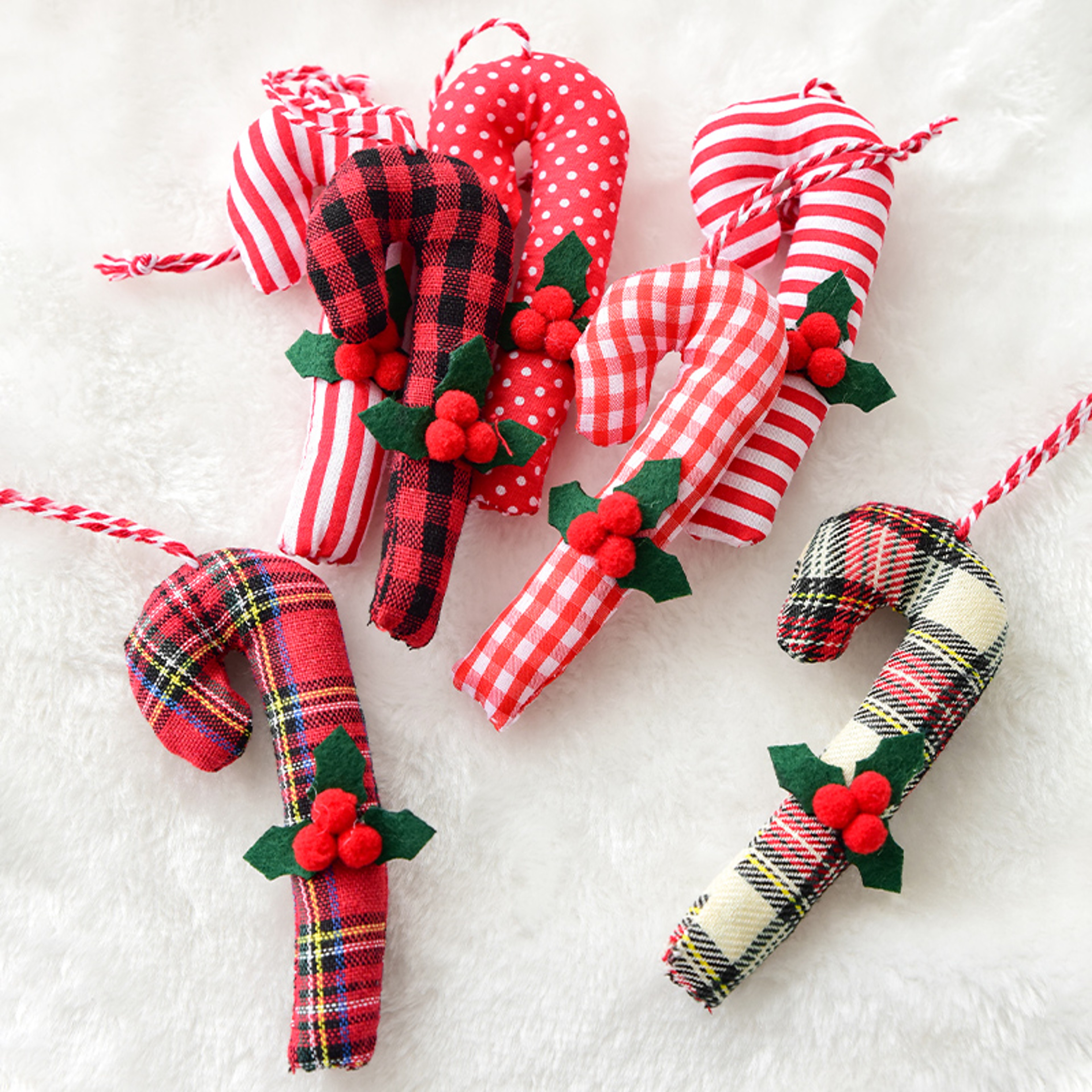 Hanging Christmas Tree Decoration Red Berries Walking Stick Festive Shooting Props Unique Christmas 3