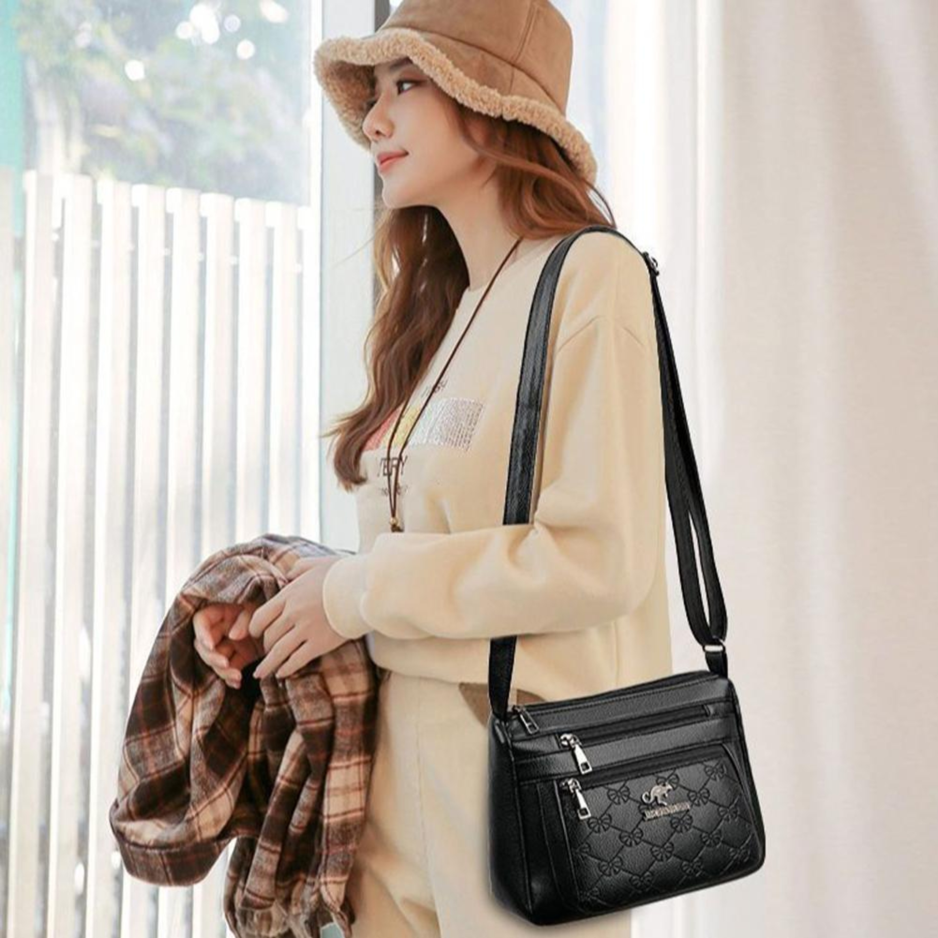 Large Capacity Women's Shoulder Bag, Multi-layer Fashionable Mother's Bag for Middle-aged Women – view 2