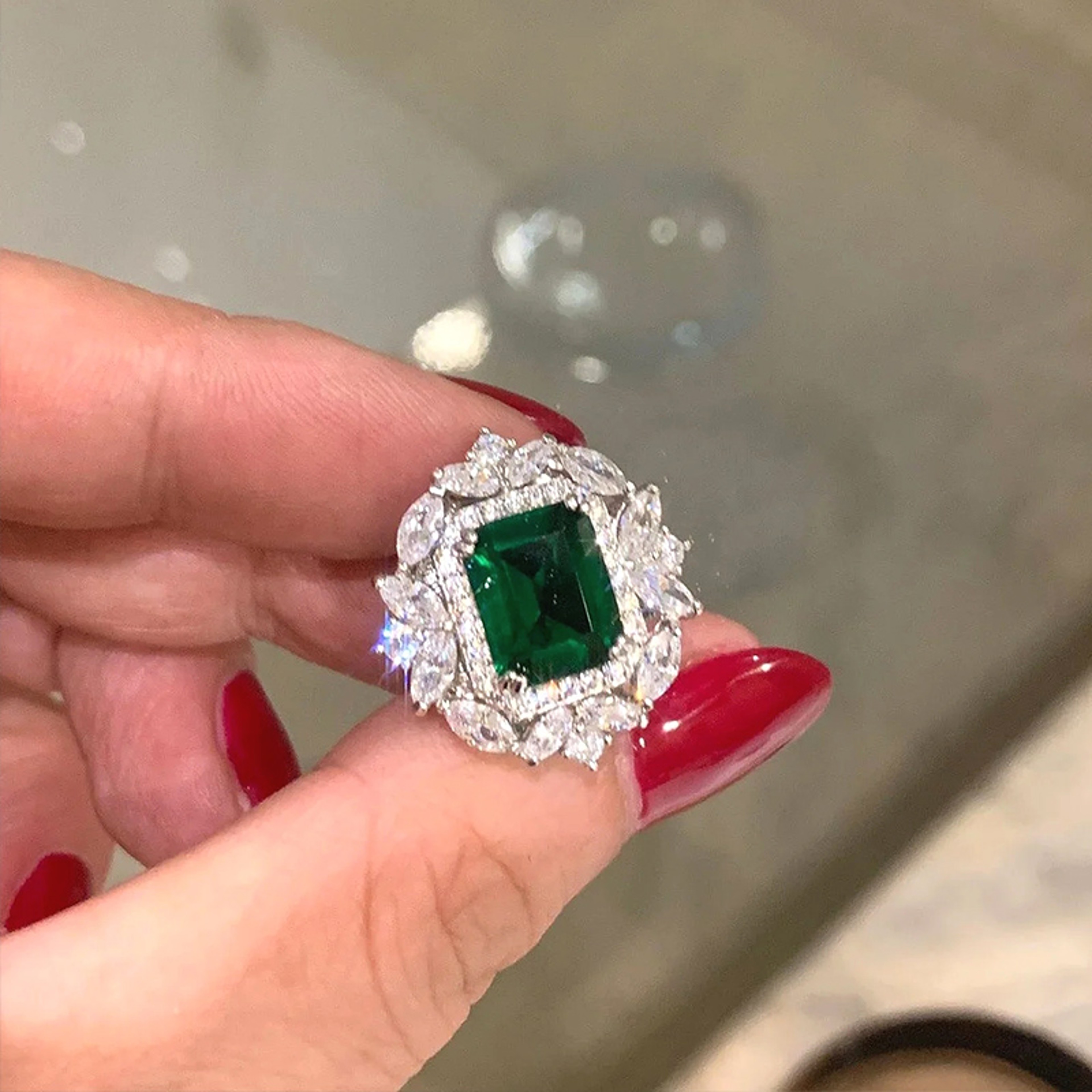 Delicate Design Jewelry, Huitan Luxury Lady Green Zirconia Ear Stud Earrings for Anniversary Party – view 4