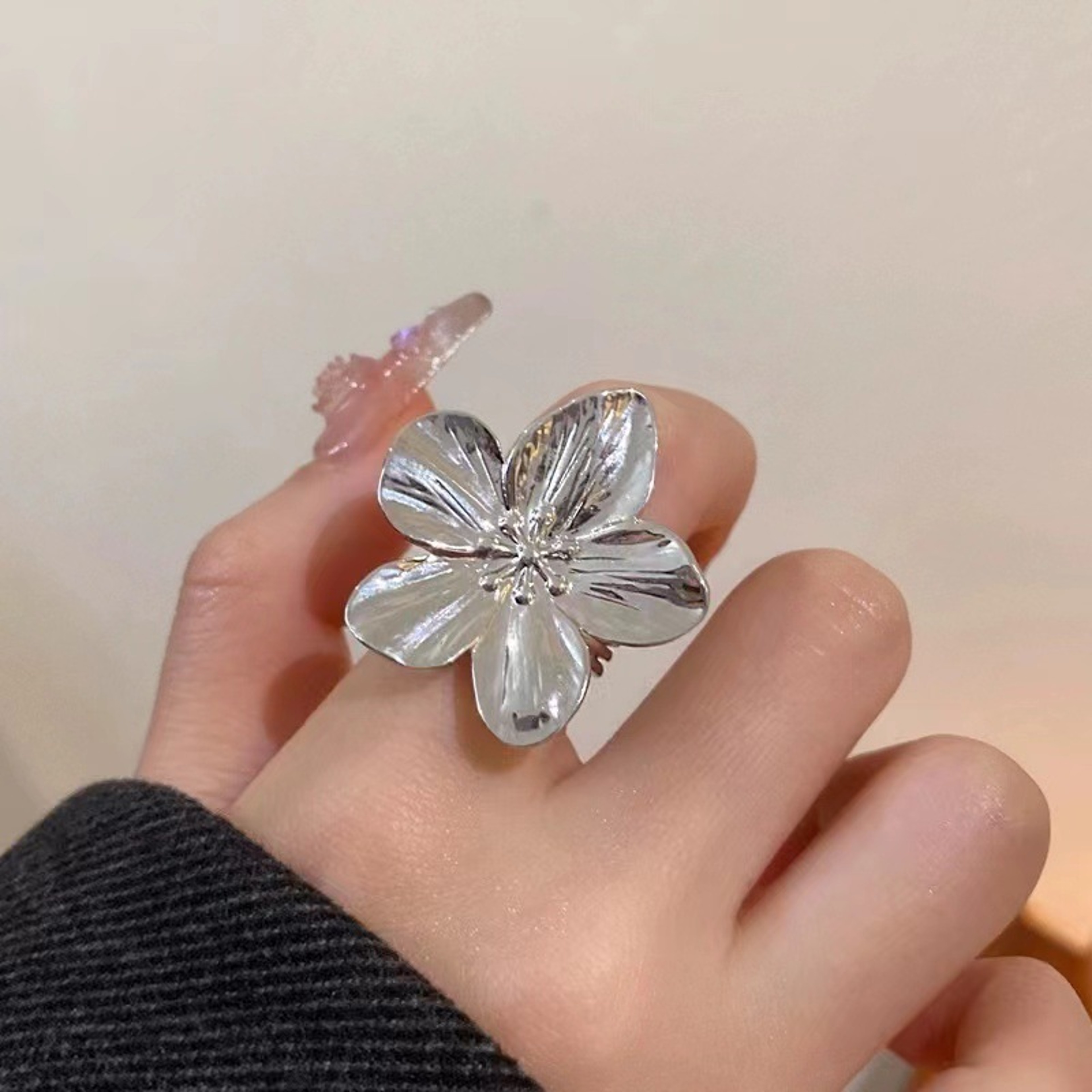 Gold Color Stainless Steel Flower Stud Earrings for Women, Vintage Metal Earrings for Girls, Trendy Daily Wear Jewelry – view 7