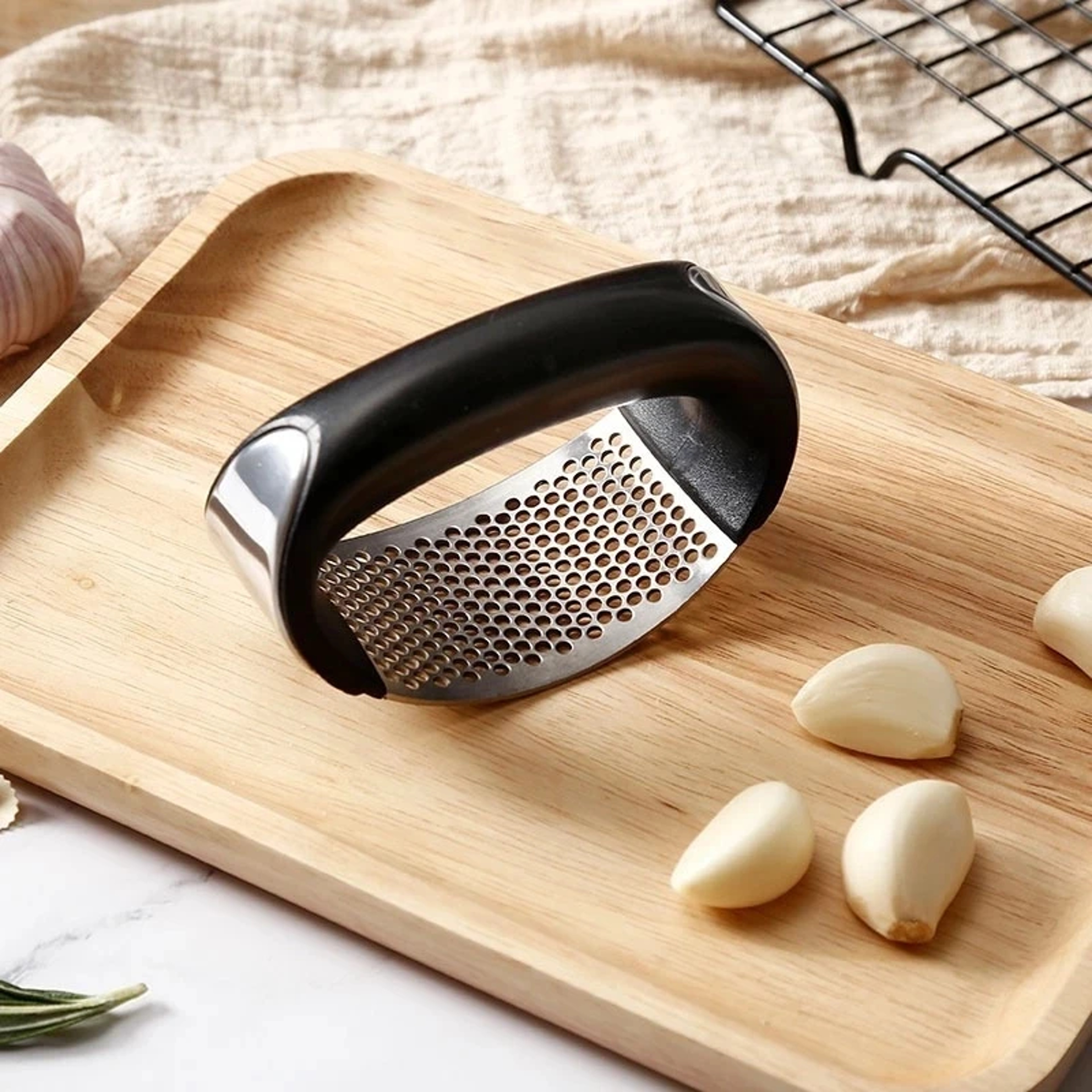 Stainless Steel Garlic Press, Manual Kitchen Tool, Vegetable Press Gadget for Household Use – view 3