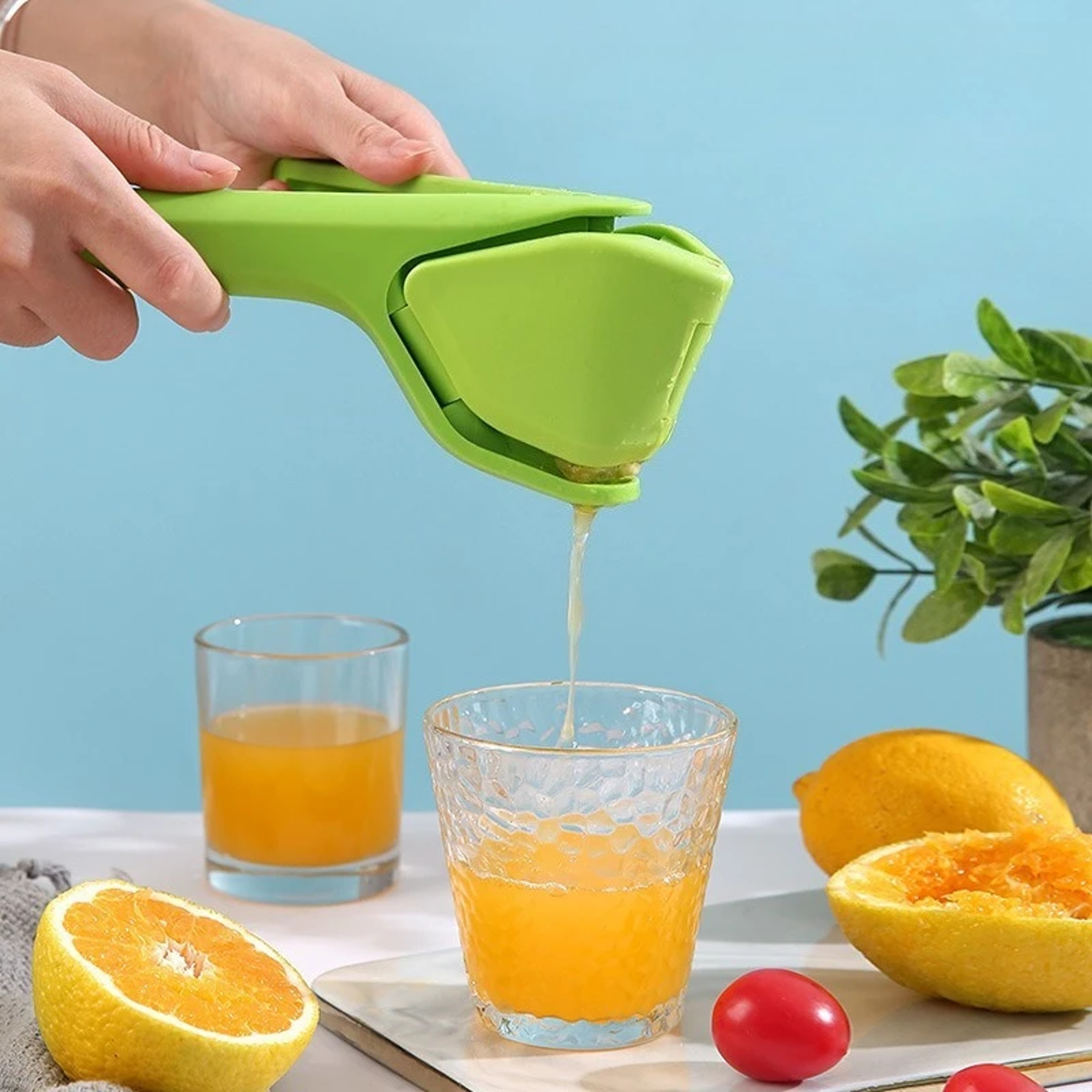 Handheld Lemon Squeezer, Multifunctional Juicer, Dual-Hand Squeeze Fruit Vegetable Juicer Tool – view 6