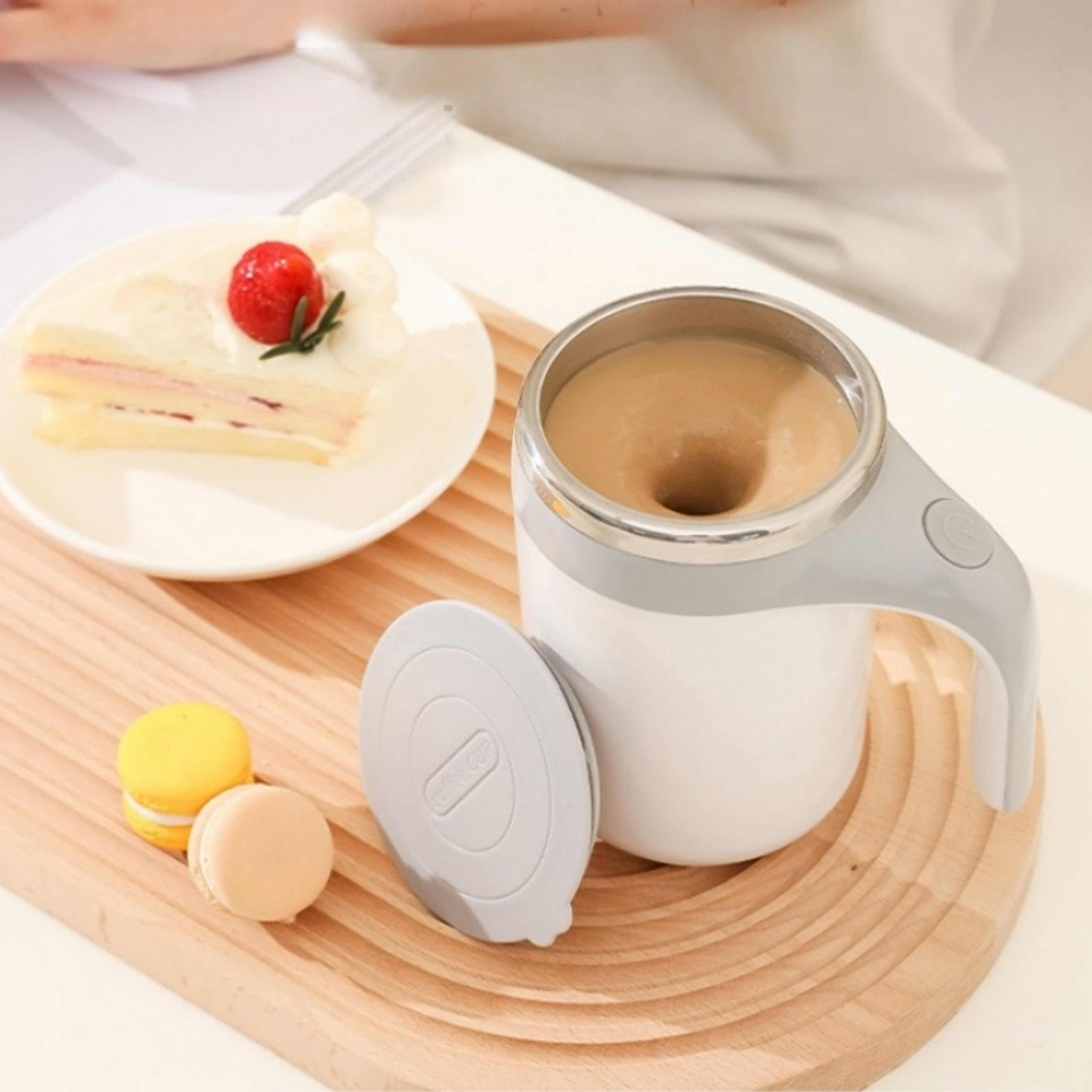 Wireless Coffee Cup, Practical Rechargeable Fully Automatic Mixing Mug The Style Is Novel and The Wireless Coffee Cup – view 1
