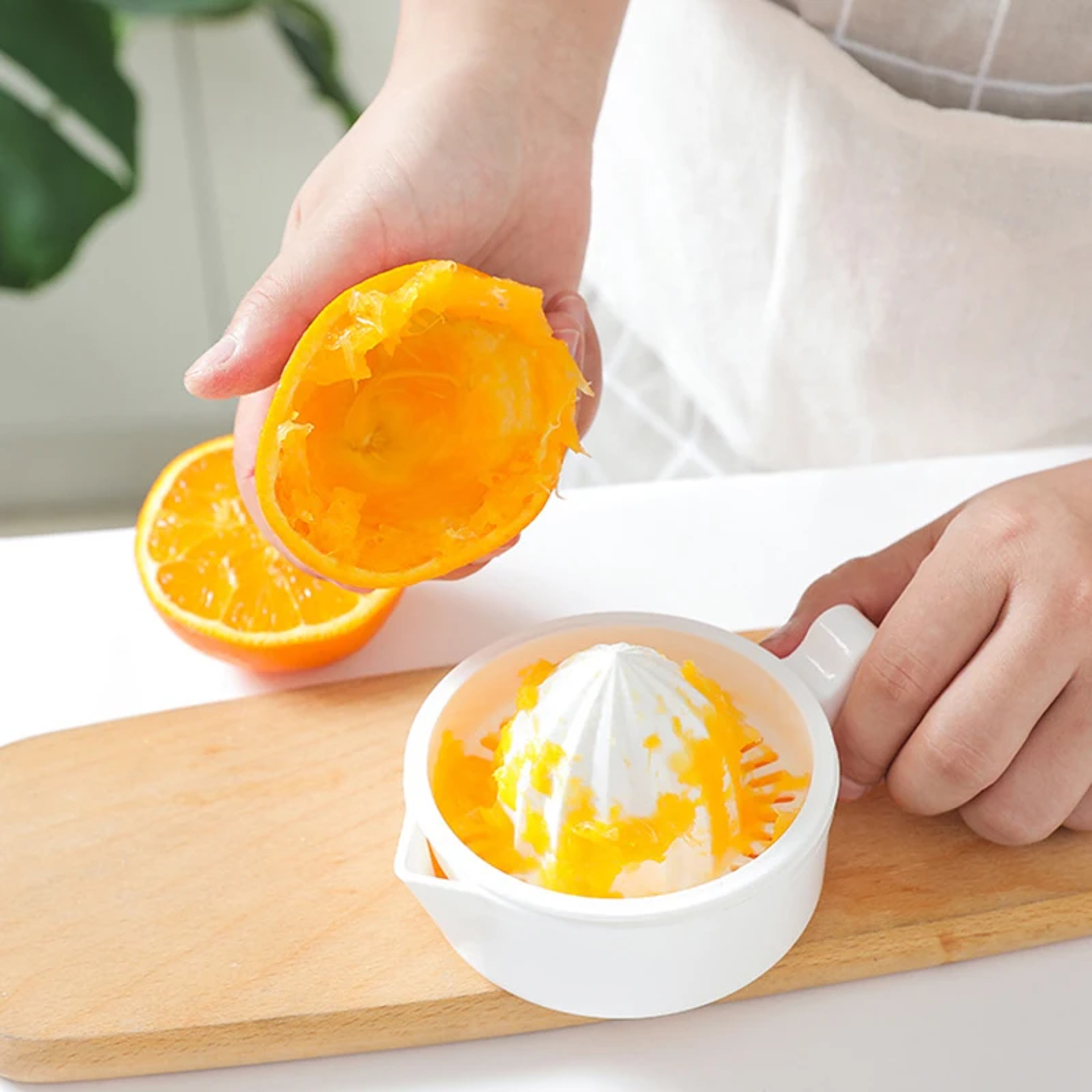 Portable Citrus Juicer, Plastic Manual Orange Squeezer, Multifunction Kitchen Juicer – view 1