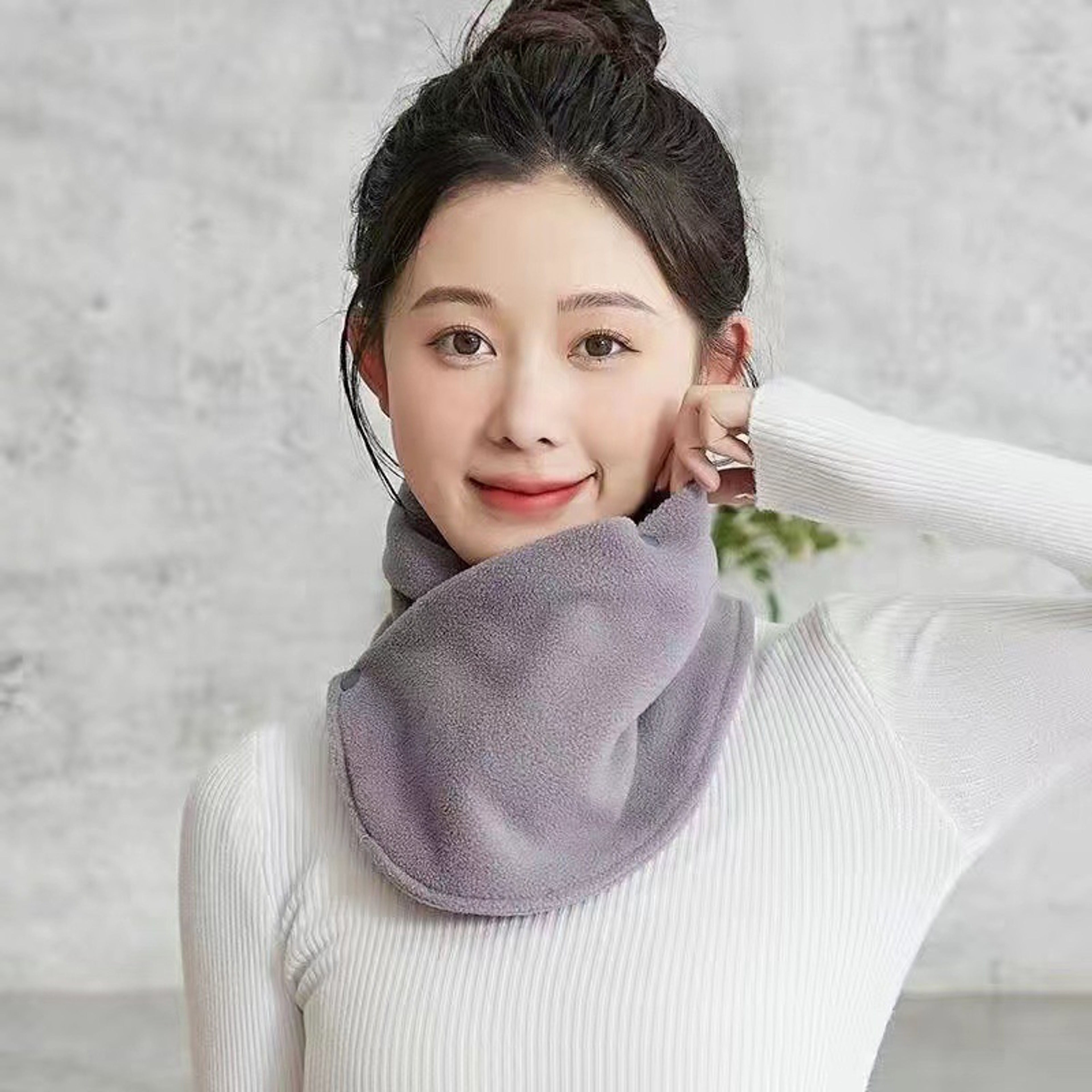 Classic Velvet Warm Neck Scarf for Winter - Windproof & Soft – view 9