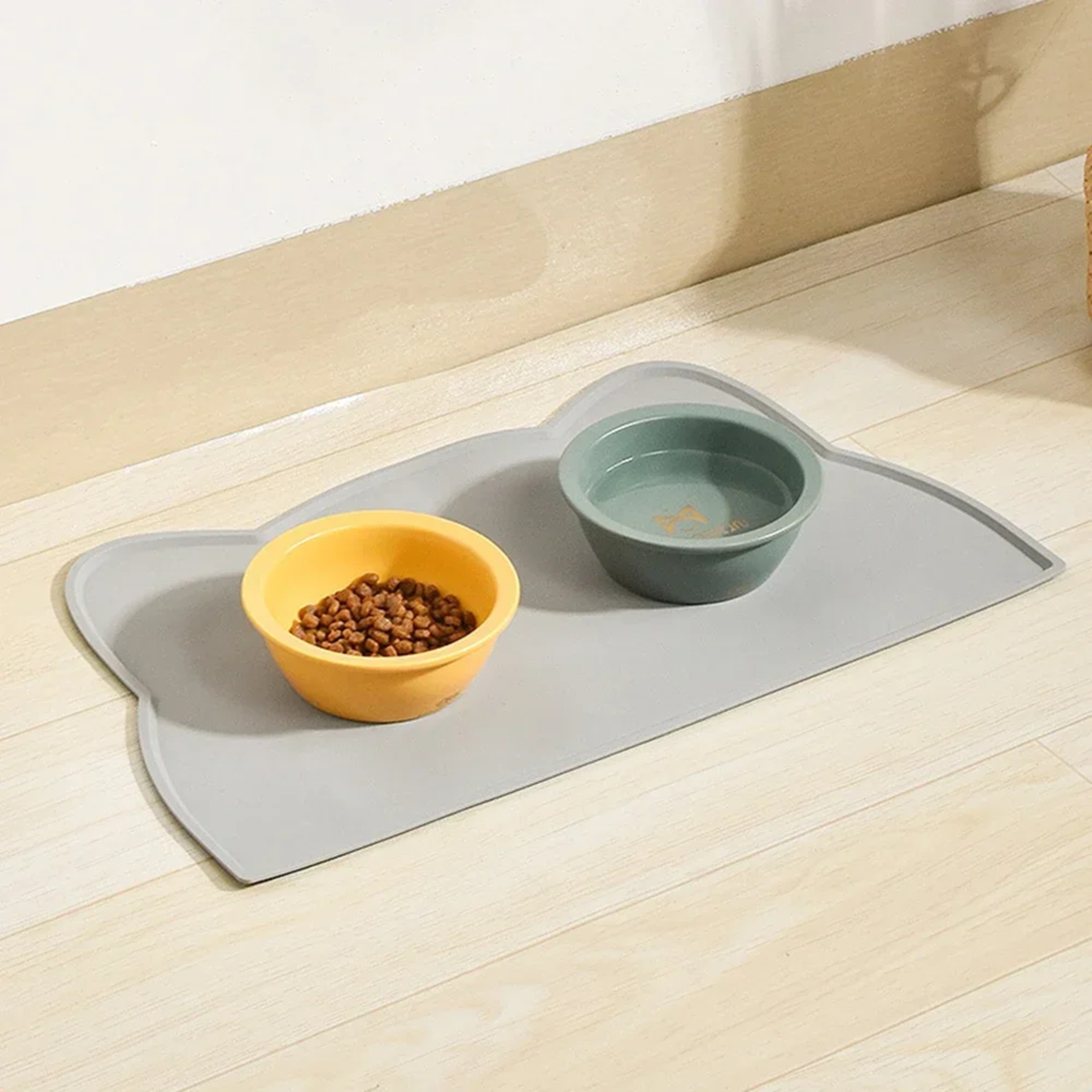 Waterproof & Non-Slip Pet Placemats for Dogs and Cats - Easy to Clean, Prevents Food and Water Spills – view 1