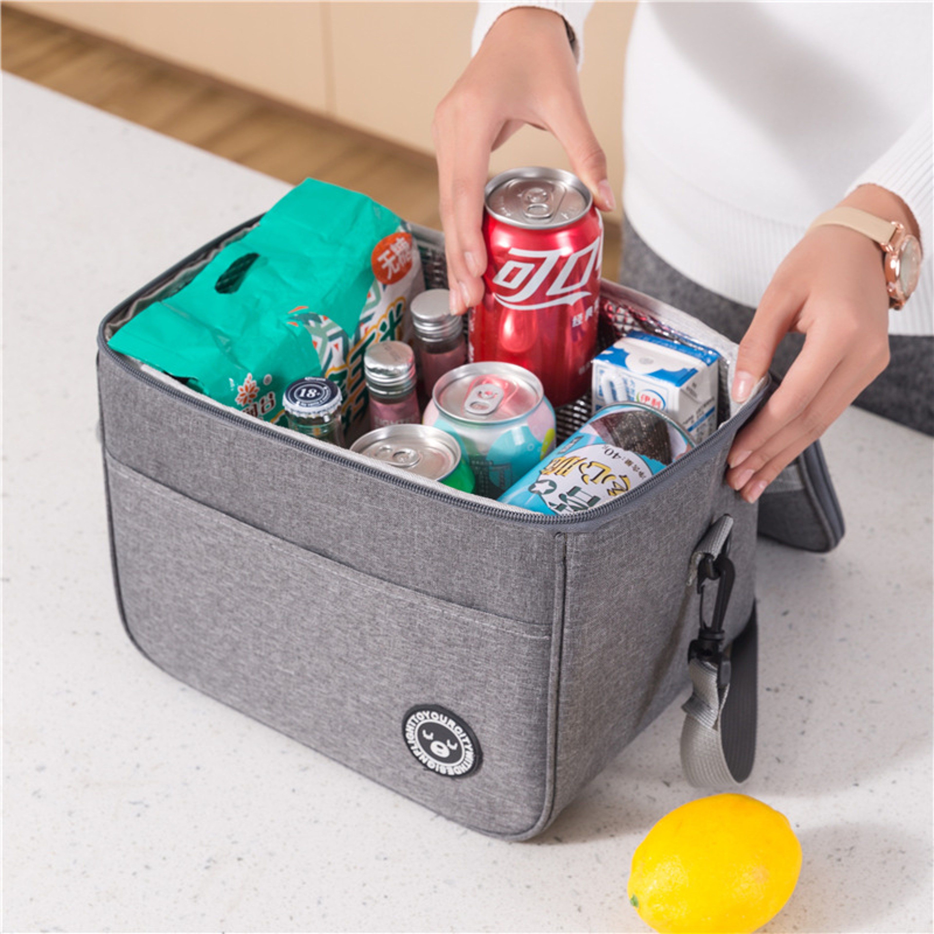 Insulated Lunch Box Bag With Shoulder Strap  Waterproof Thickened Design For Students And Workers 0