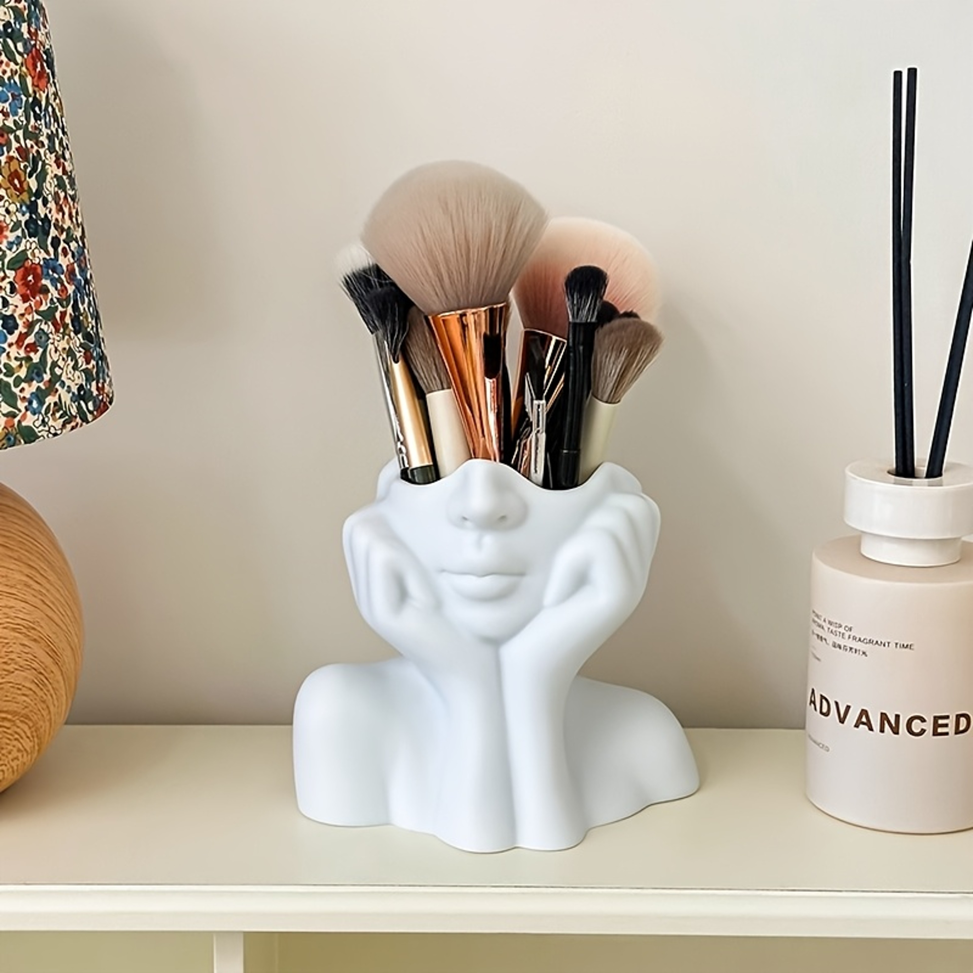 Minimalist Face Sculpture Makeup Brush Holder Desk Organizer – view 3