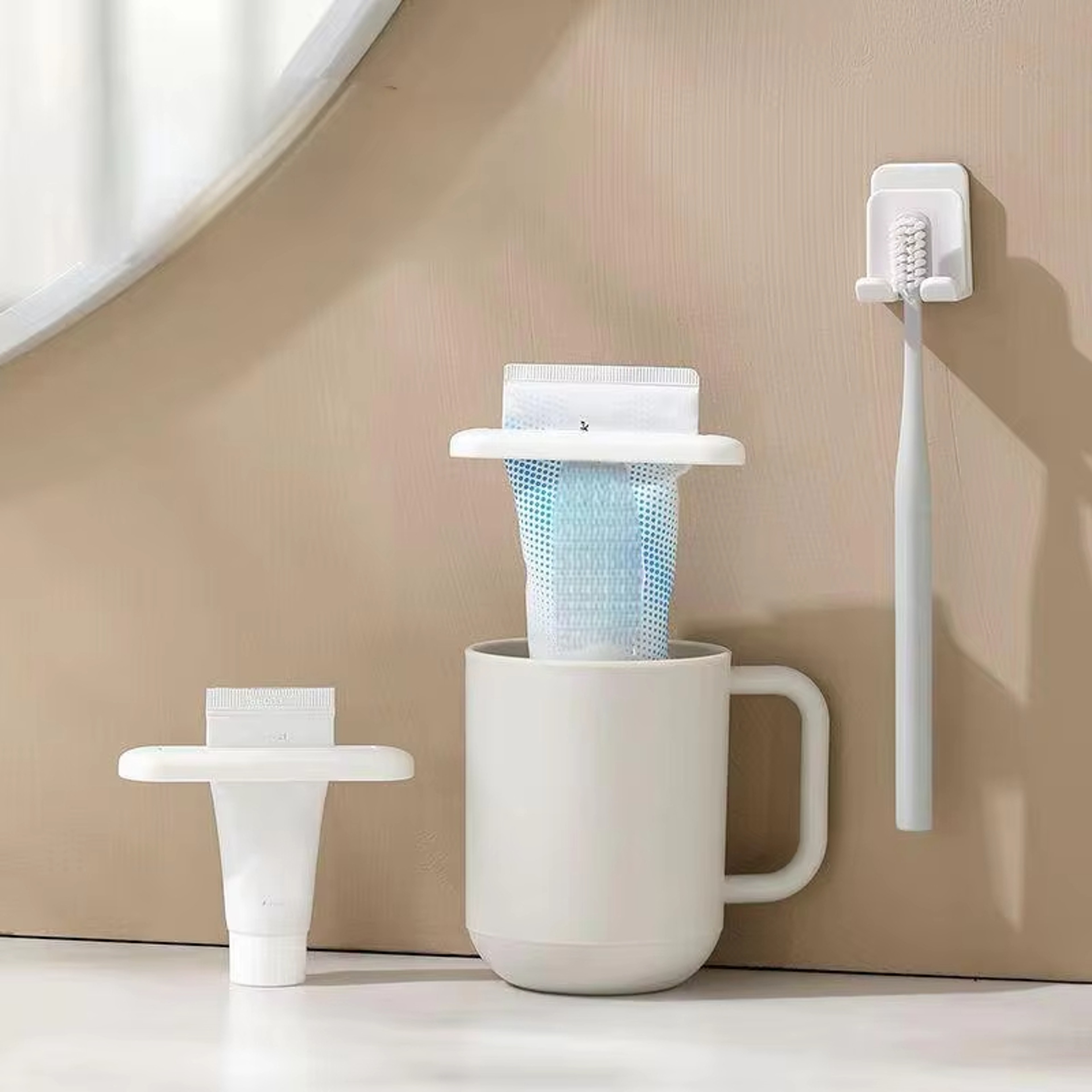 Efficient Toothpaste Squeezer Roller Clip Easy Tube Squeezer Tool for Bathroom Organization – view 2