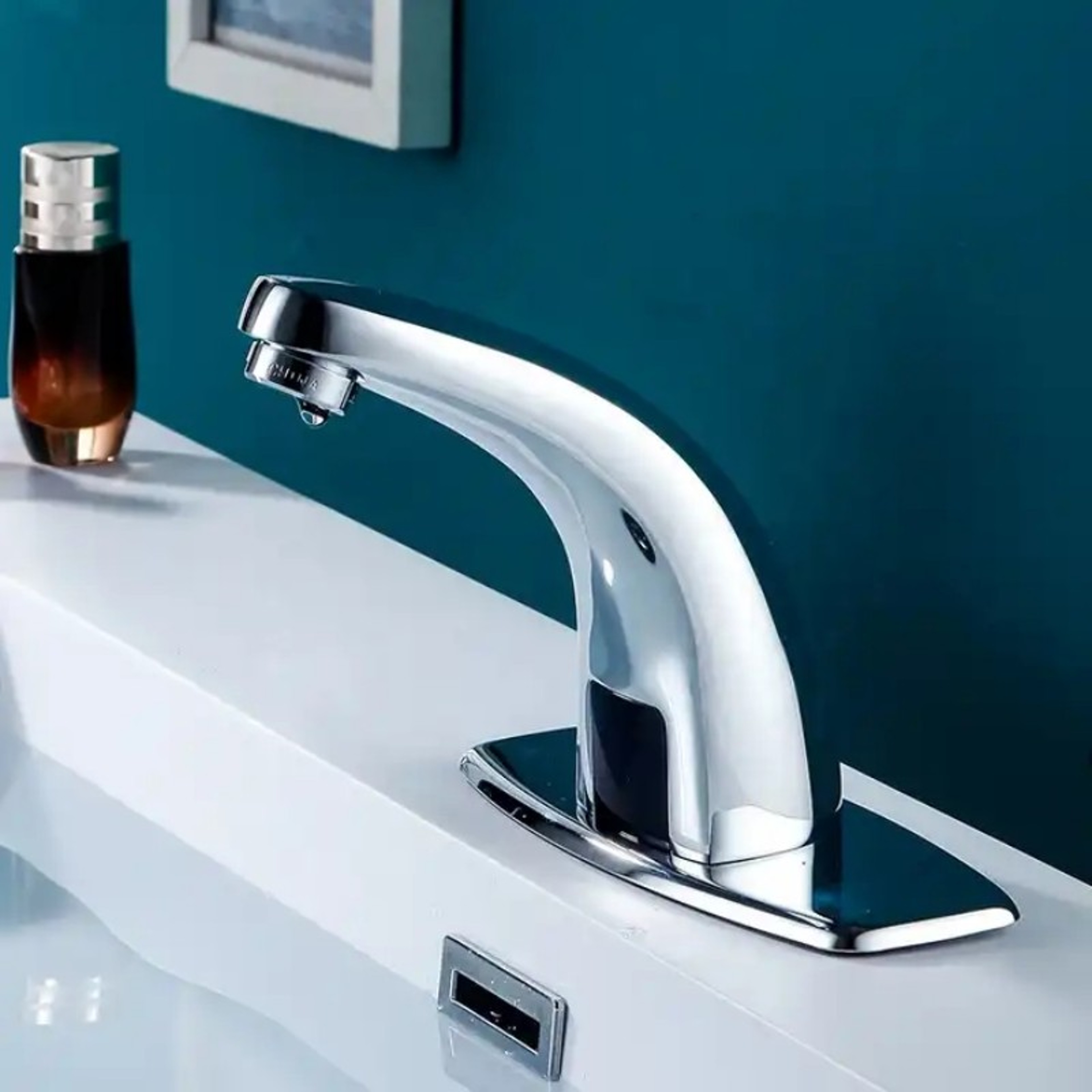 Smart Touchless Bathroom Faucet with Motion Sensor & Water Saving Tap – view 3