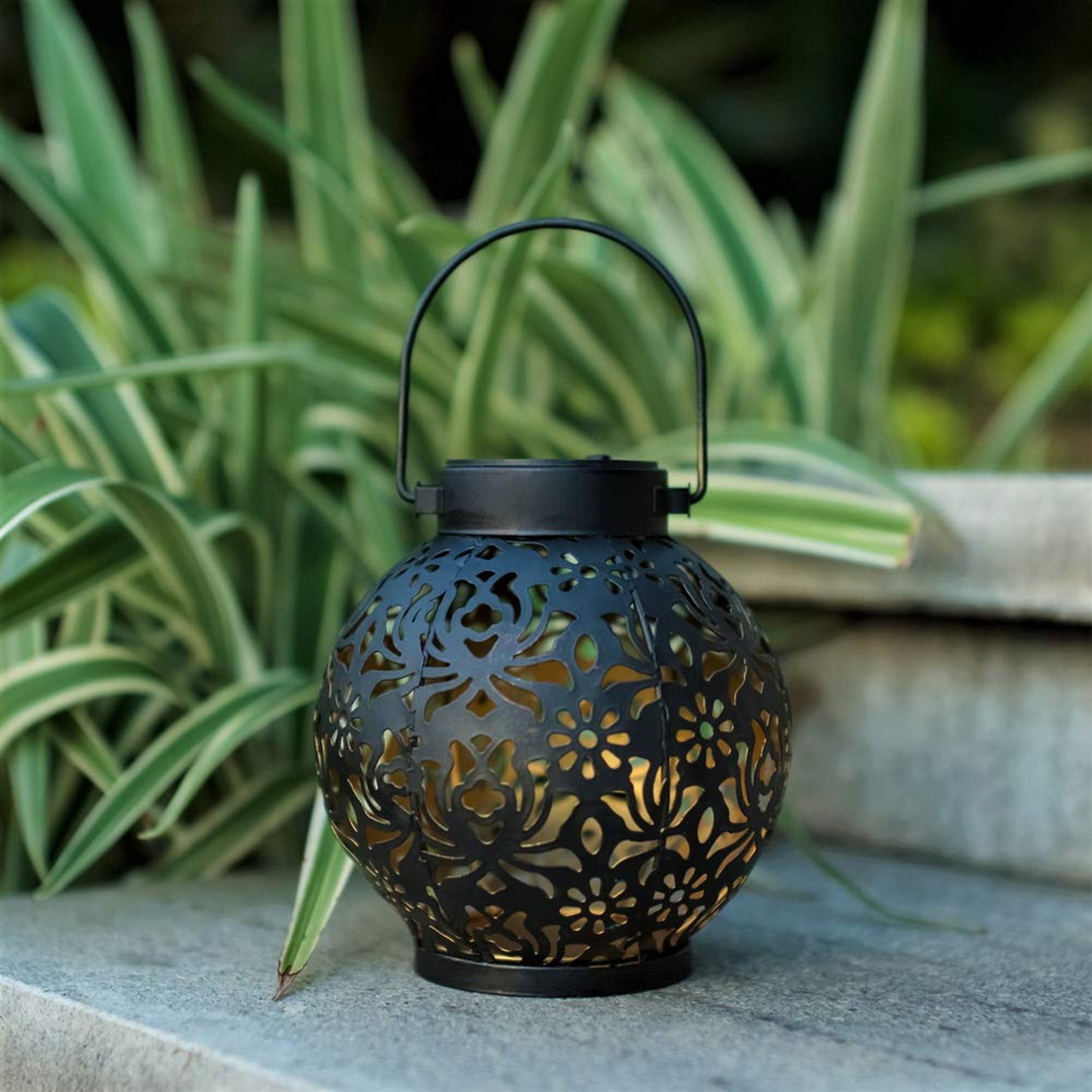 Solar Hanging Garden Lantern Waterproof LED Projection Light for Outdoor Decor – view 5