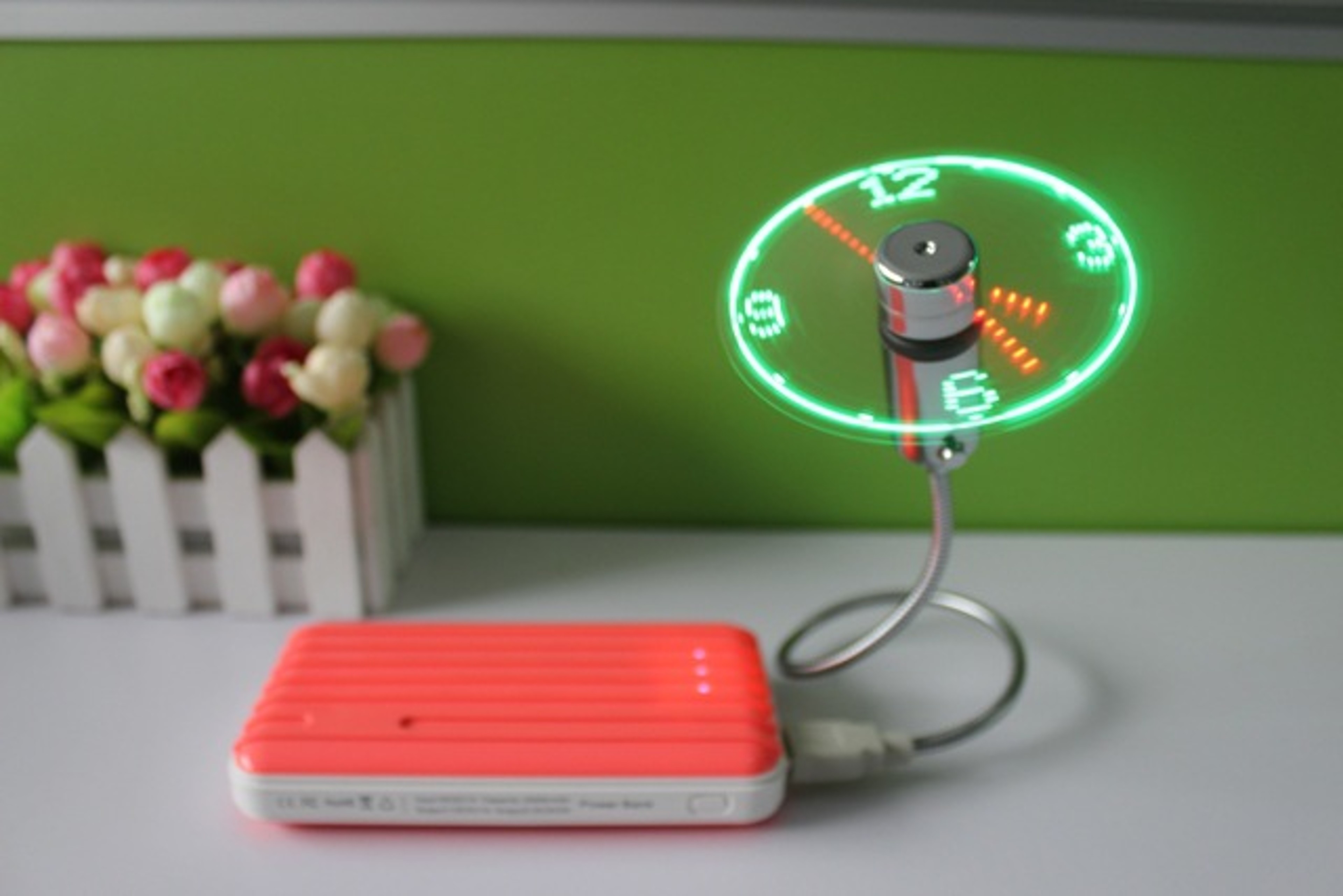 Mini USB Fan with Clock Display Flexible LED USB Fan for Desk Cooling and Time Display – view 2