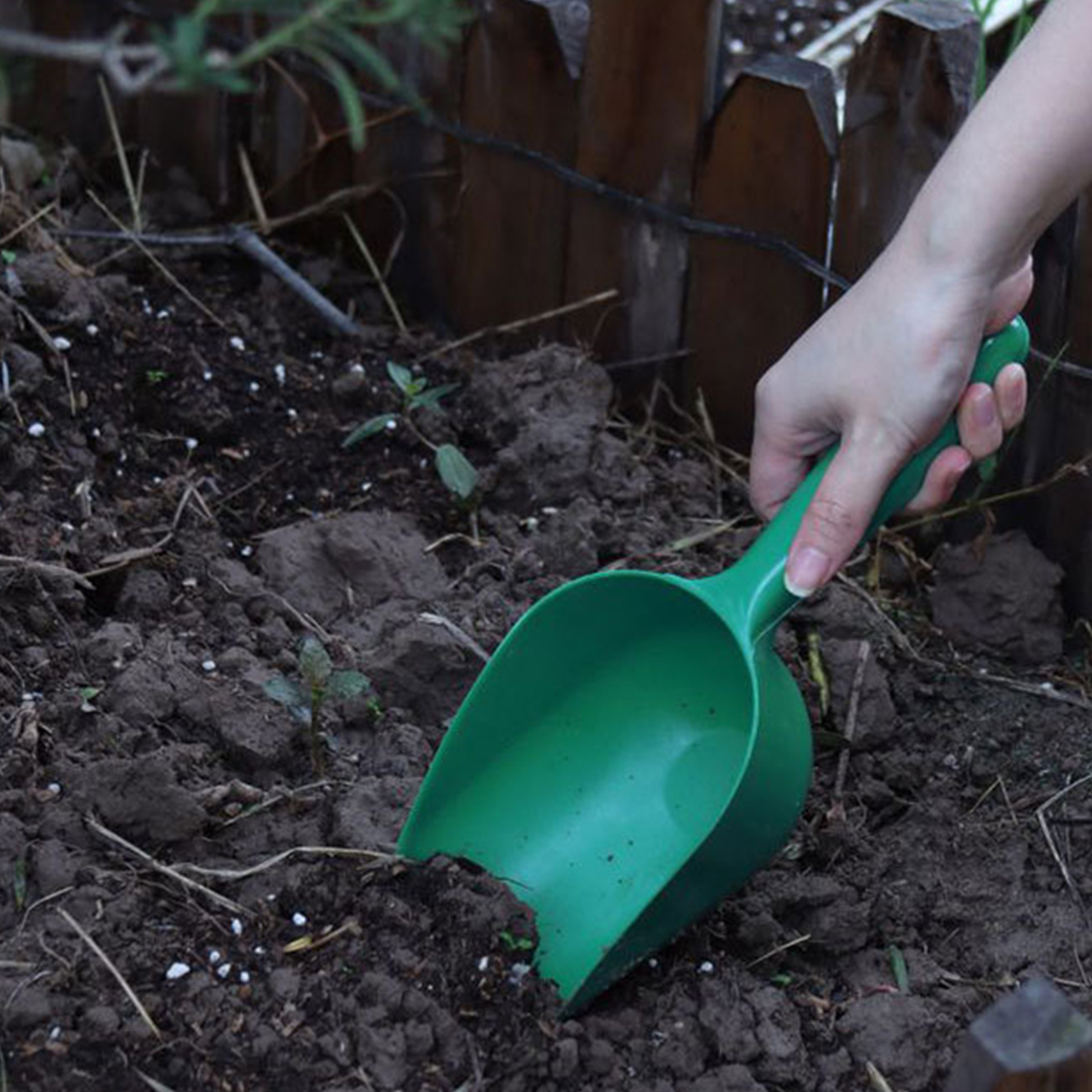 Multi Functional Plastic Garden Shovel Hand Trowel for Potting and Soil Care – view 4
