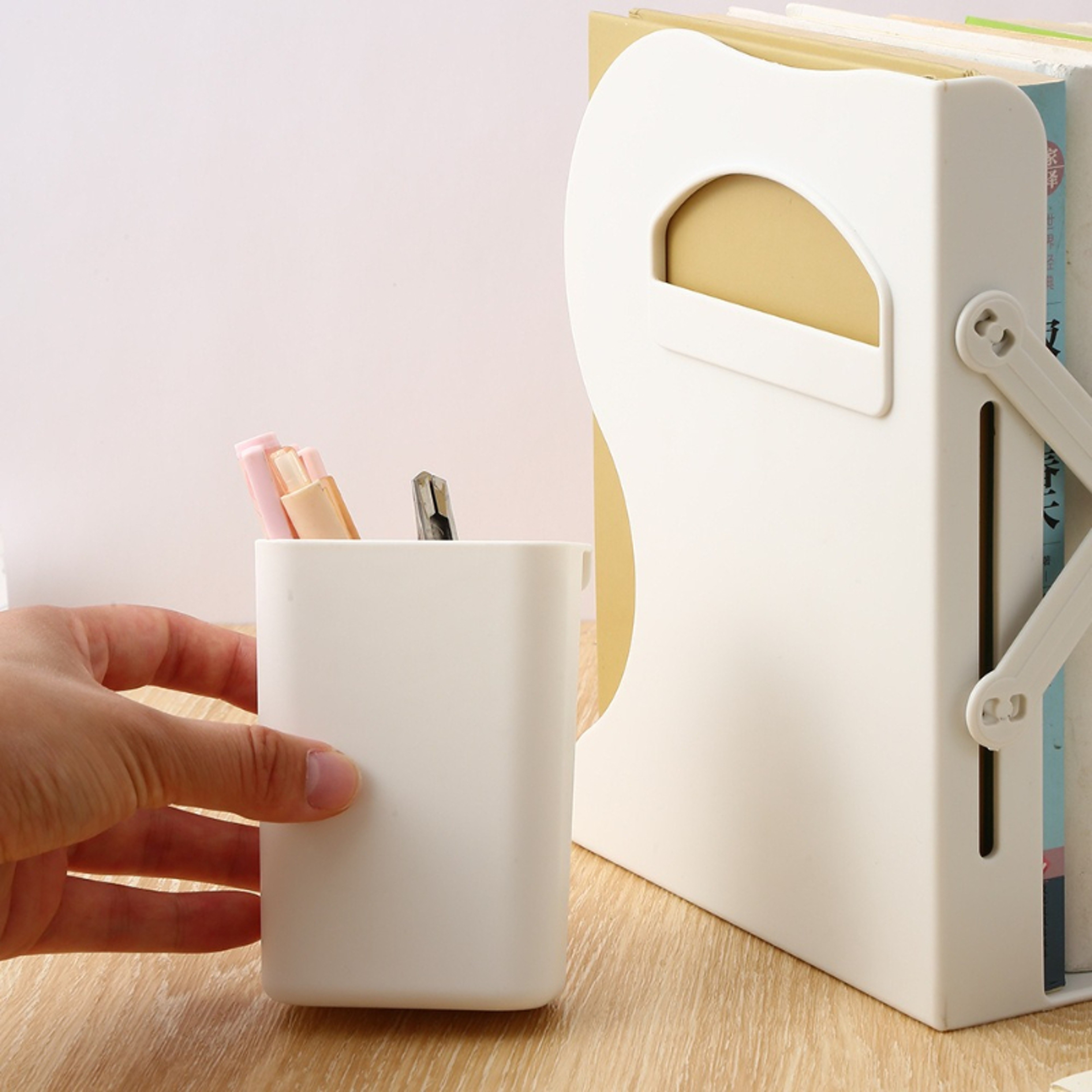 Adjustable Bookends Expandable Desktop Book Organizer And Book Stand 1