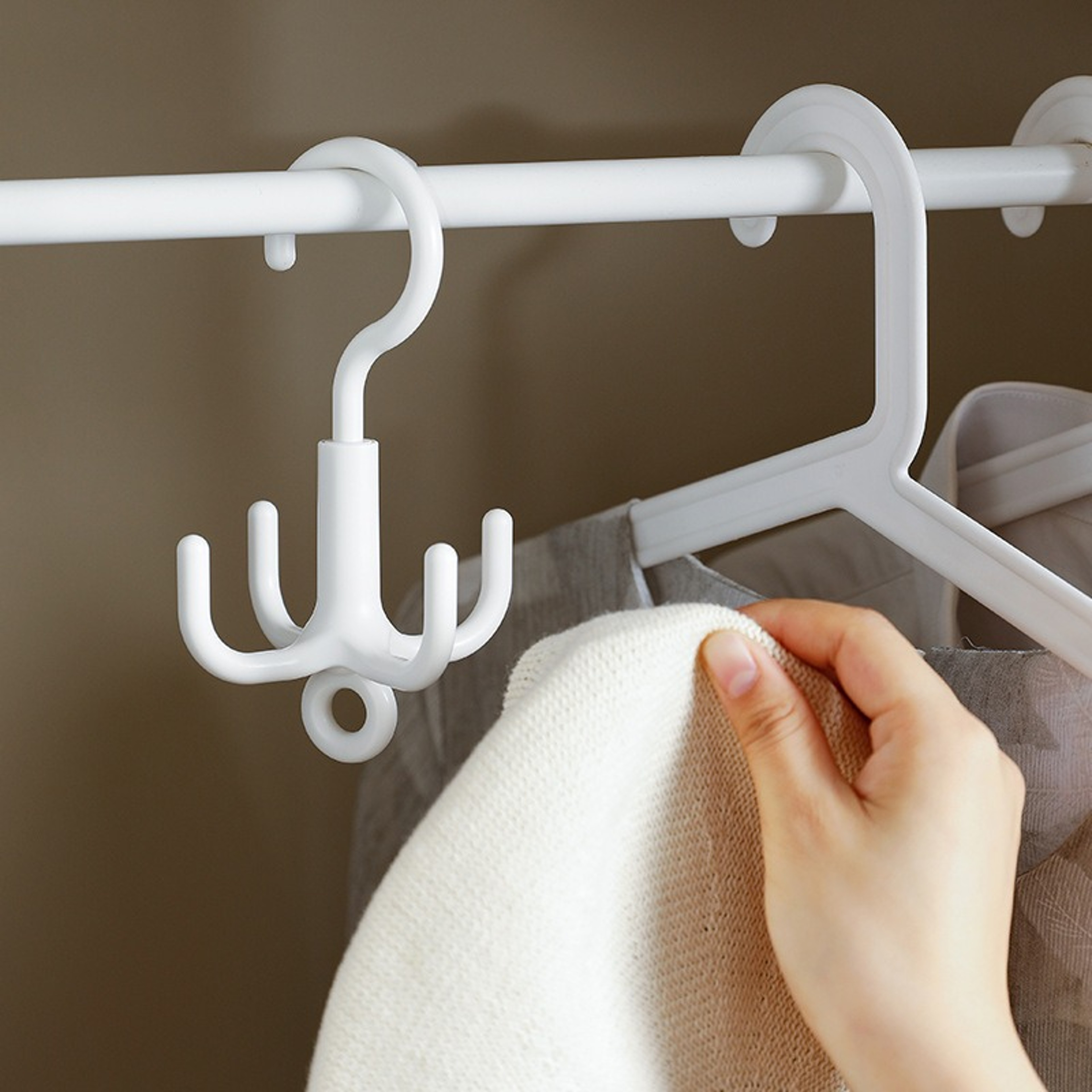 Rotating Clothes Hook Space Saving Belt Organizer Scarf Hanger – view 4