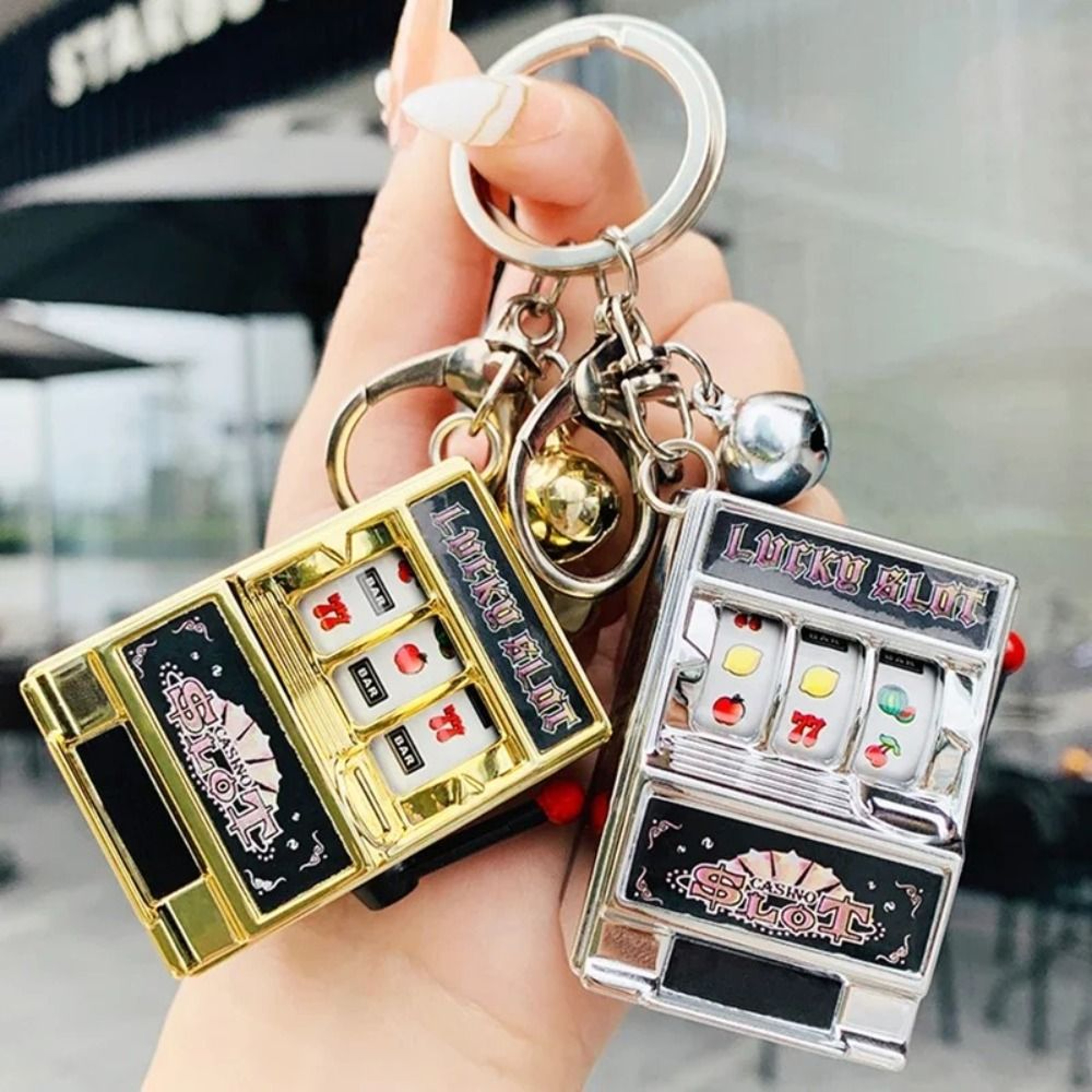 Mini Slot Machine Keychain Plastic Arcade Style Pocket Toy with Stainless Steel Ring – view 4