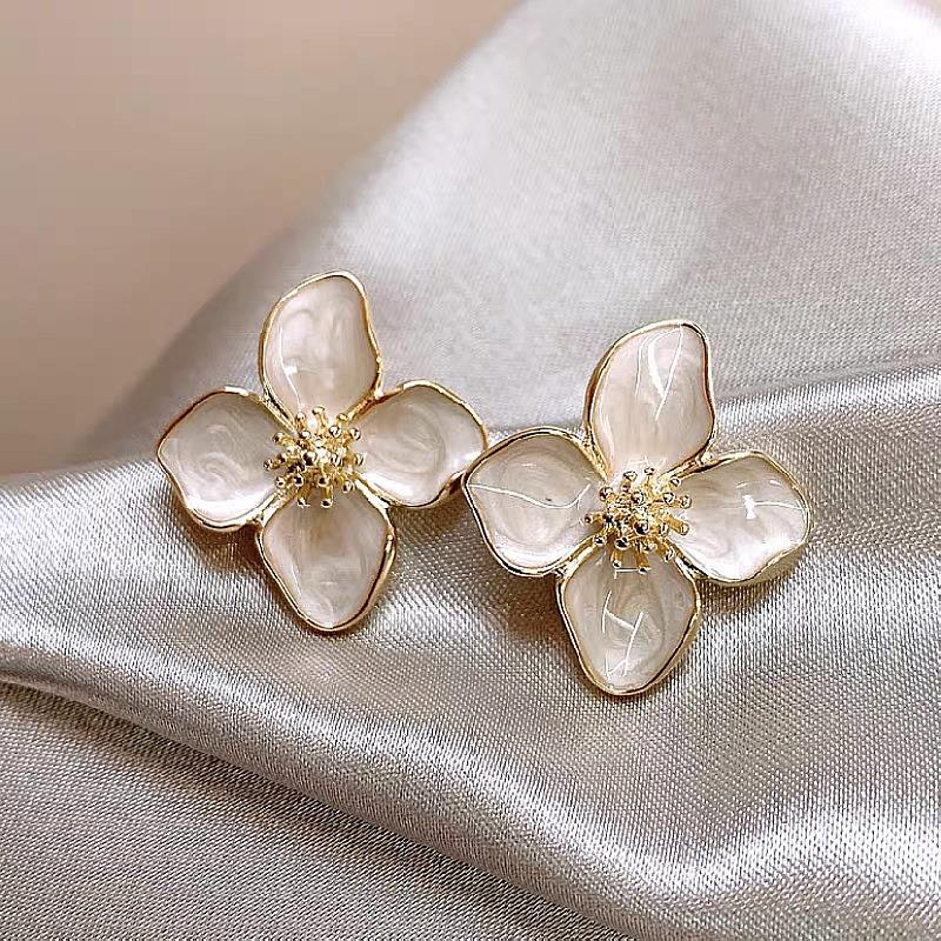 Retro Red Flower Stud Earrings with Zinc Alloy Push Back Design – view 1
