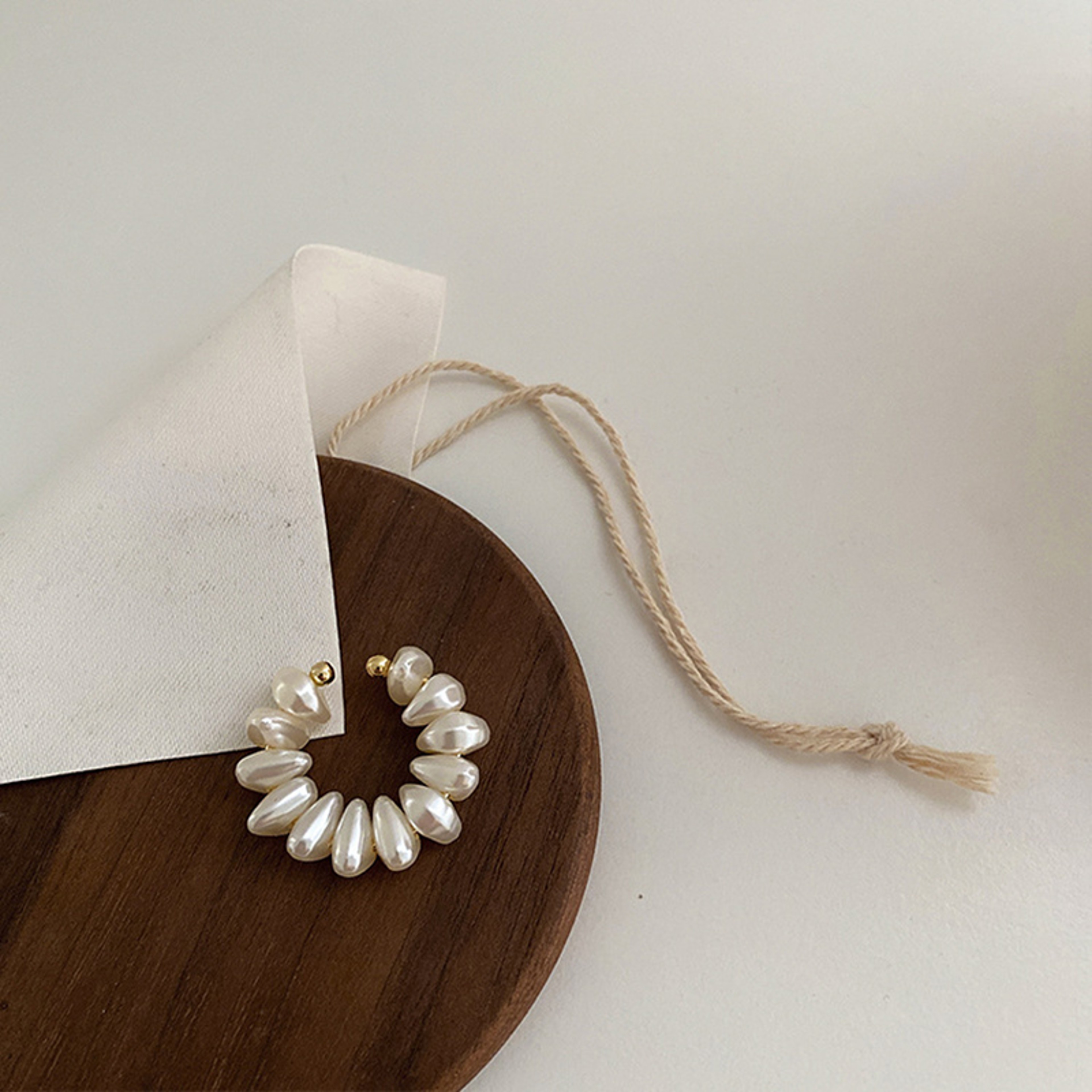 Irregular Simulated Pearl Ear Cuff Clip On Earrings for Women – view 2