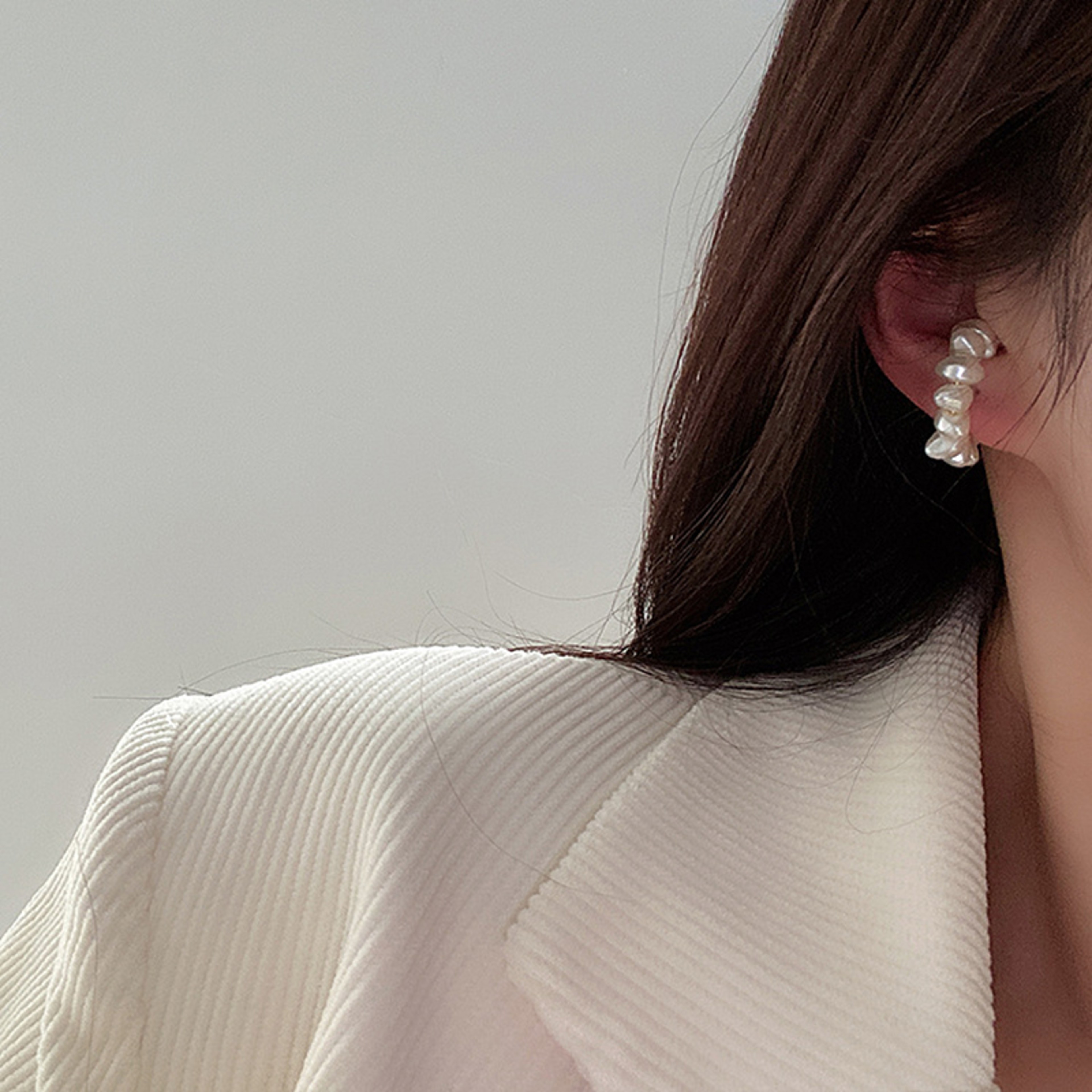 Irregular Simulated Pearl Ear Cuff Clip On Earrings for Women – view 3