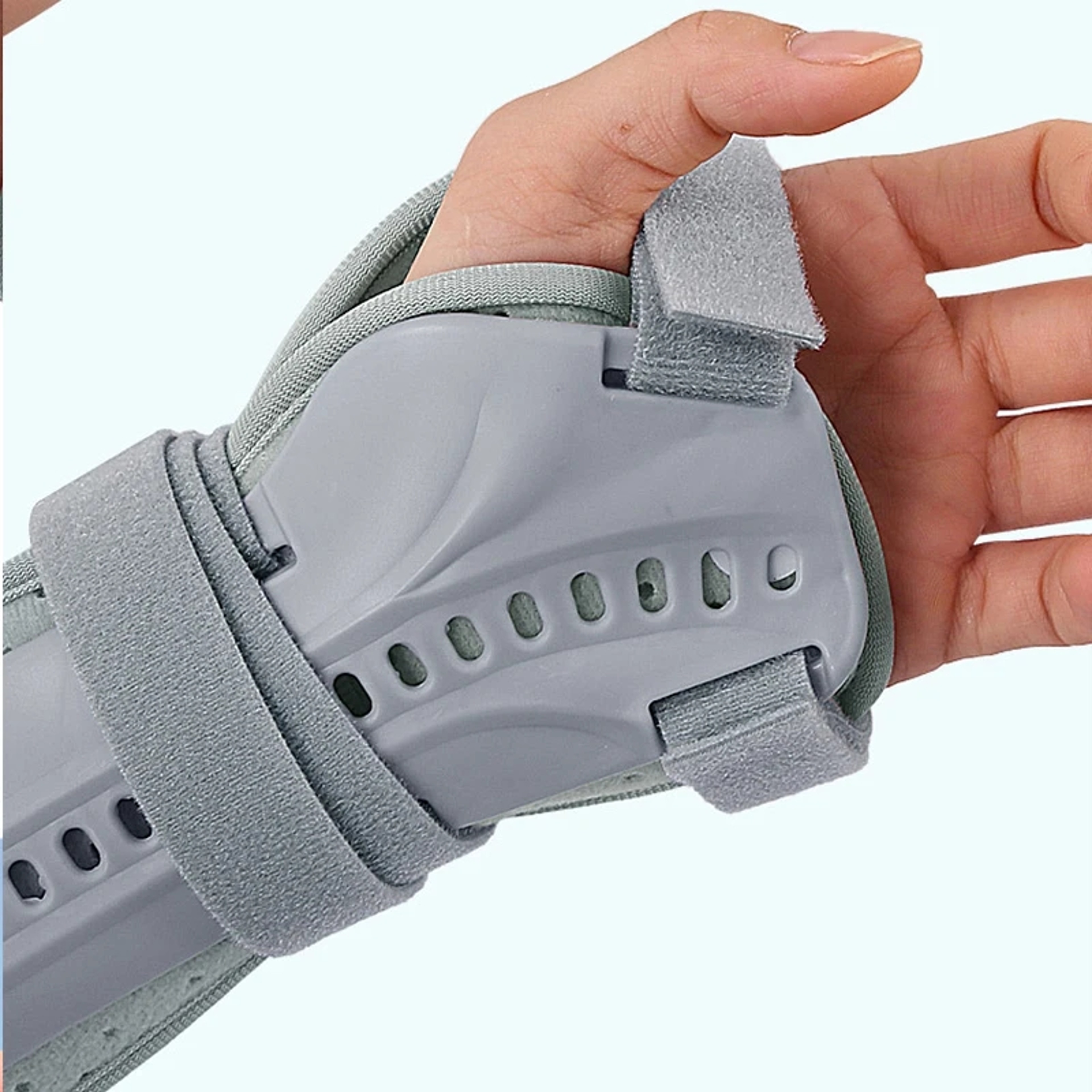 Adjustable Wrist Brace with Double-Sided Thickened Splint Support – view 2
