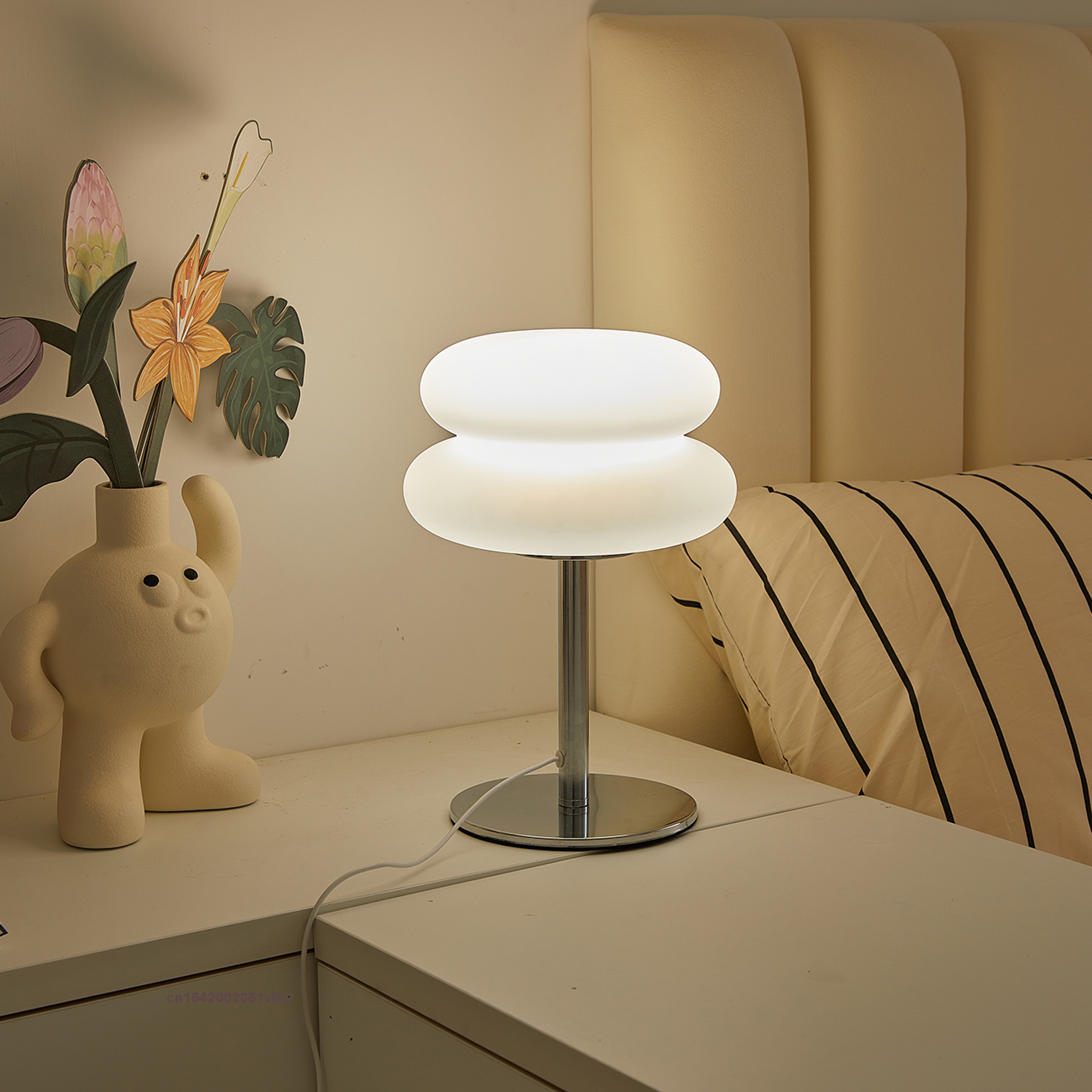 USB Bedside Table Lamp With 3Color Dimmable LED Lighting 4