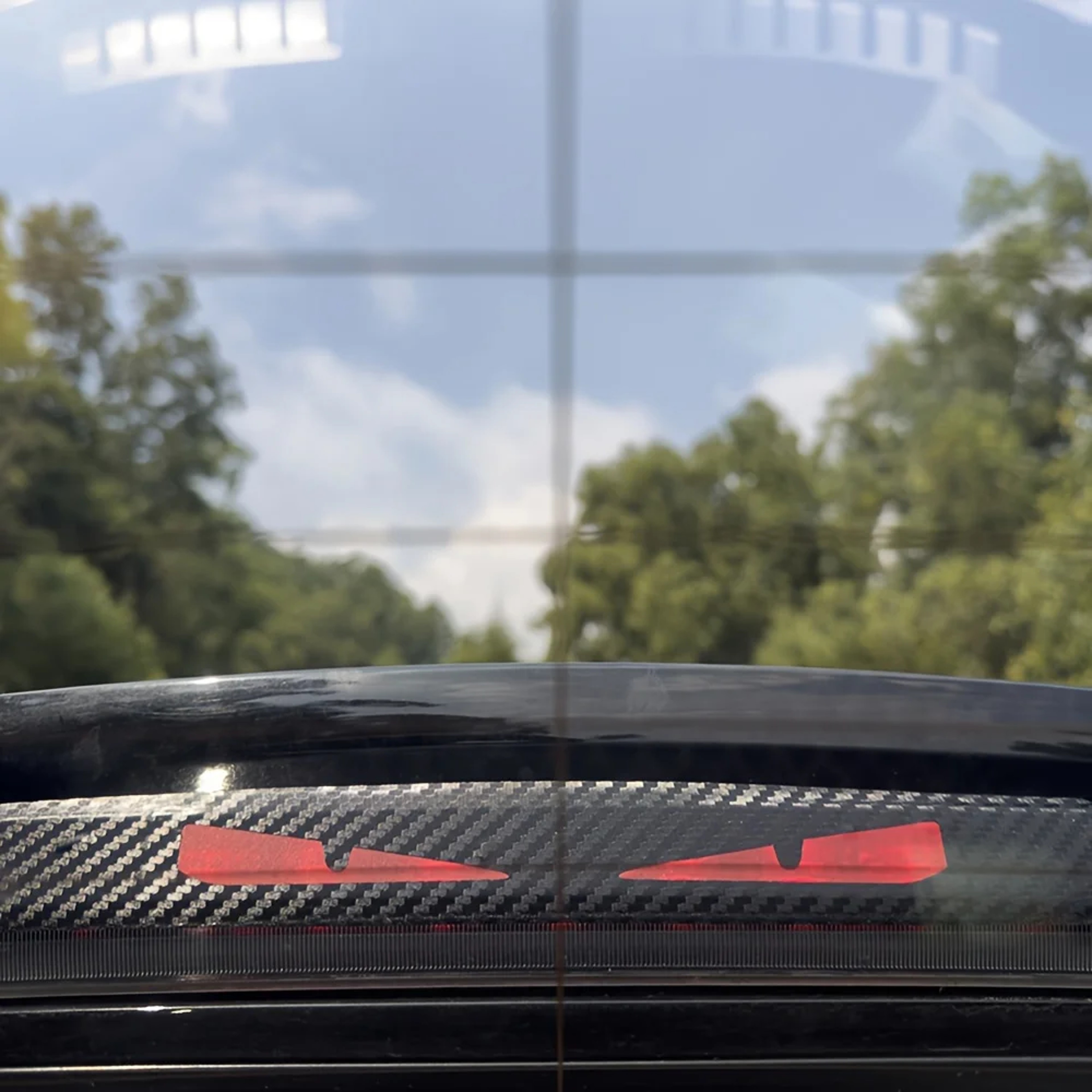 Monster Eyes Car Tail Light Sticker – Cartoon Devil Eyes Carbon Fiber Pattern Decal – view 2