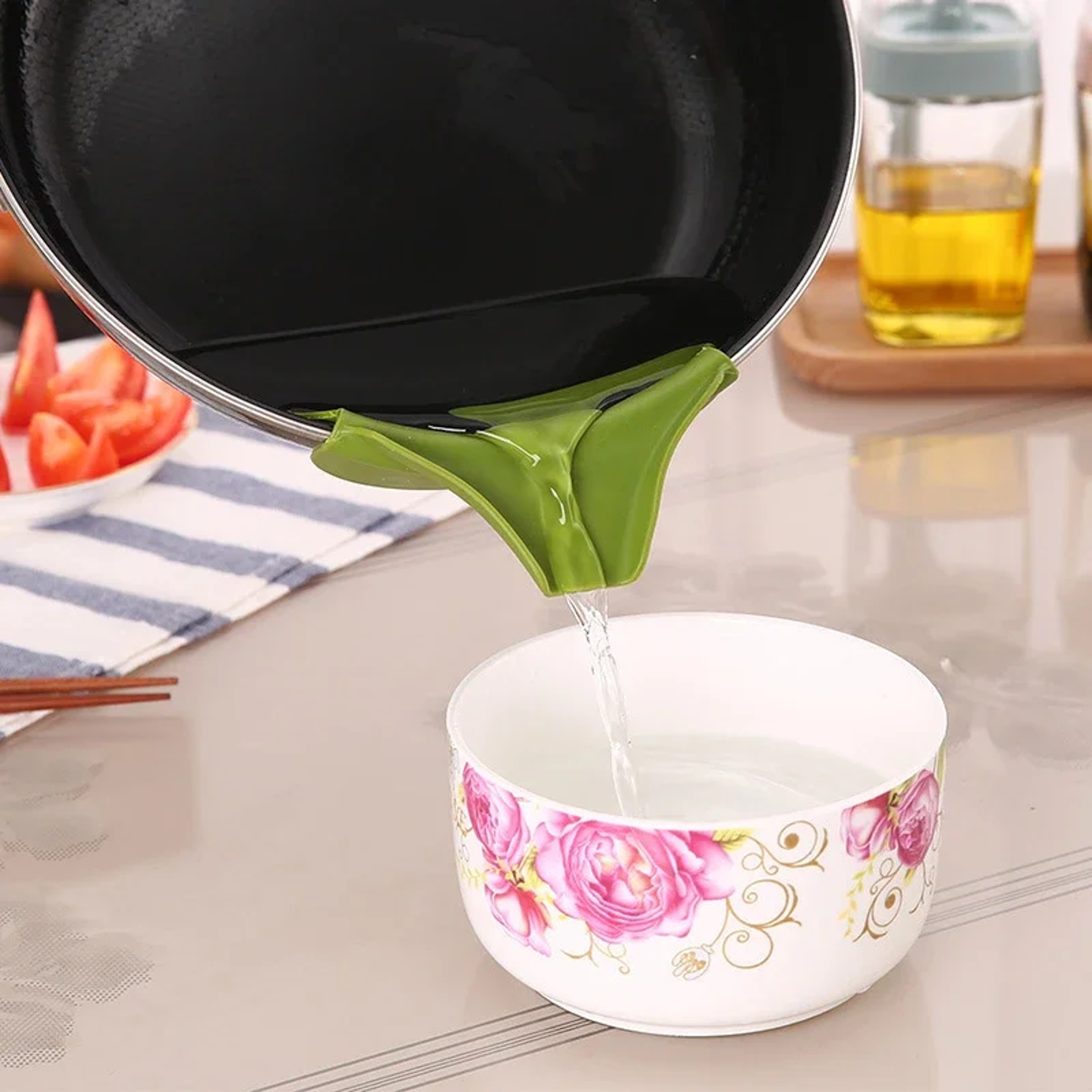 Kitchen Funnel with Anti-Splash Rim and Liquid Pouring Spout – view 3