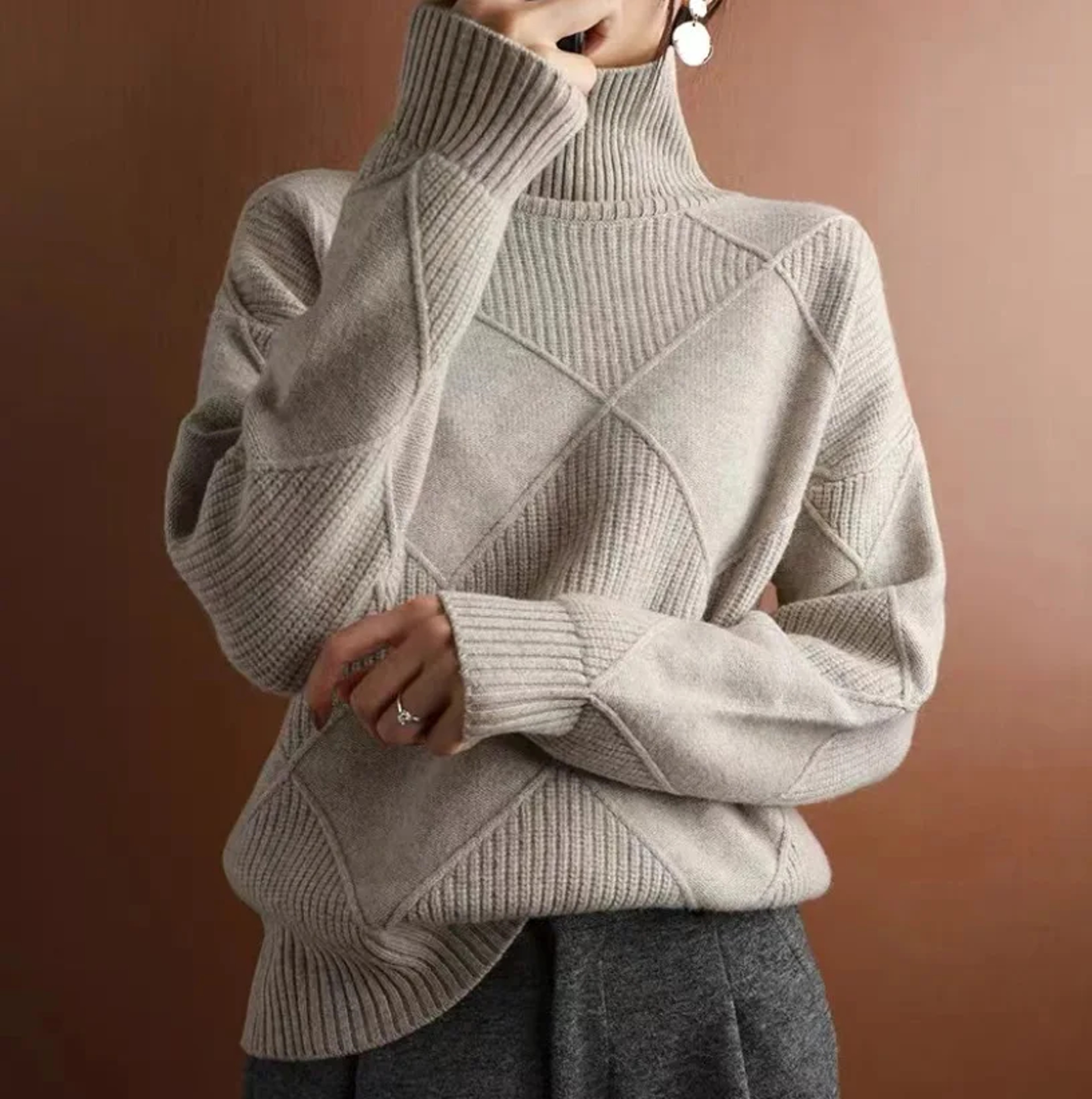 Women's Slim Fit Turtleneck Sweater with Long Sleeves – view 10