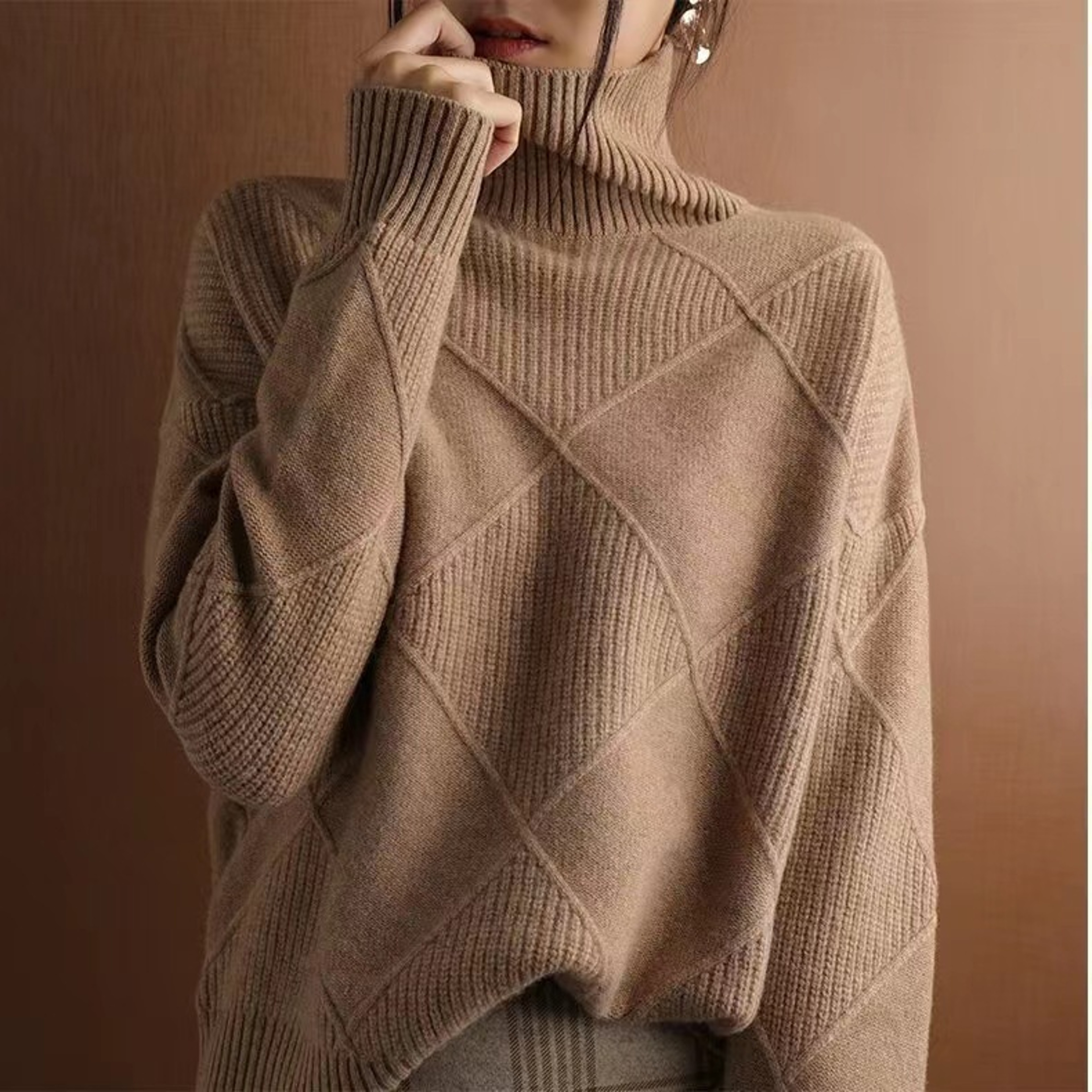 Women's Slim Fit Turtleneck Sweater with Long Sleeves – view 16