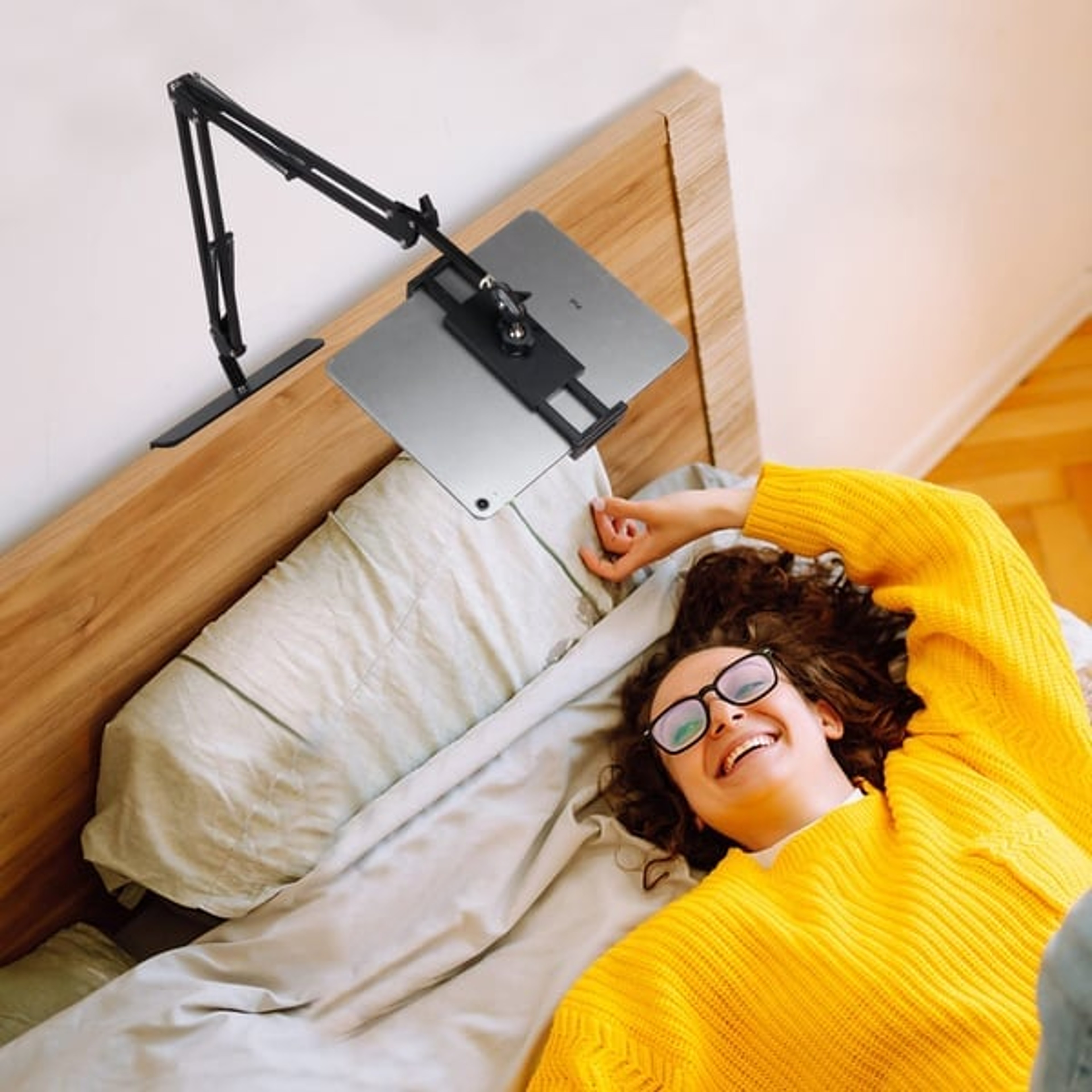 Retractable Bed Phone Holder 2