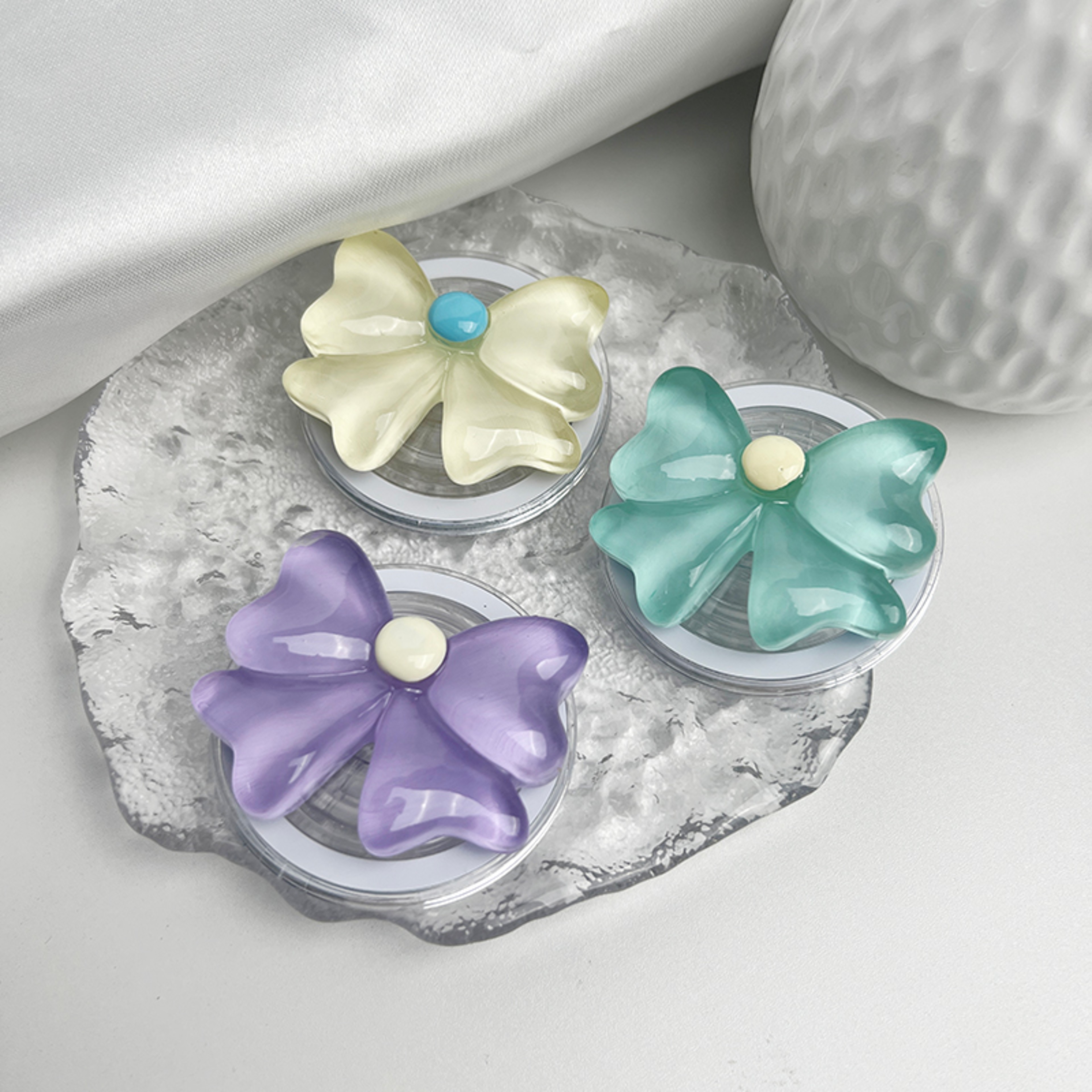 Cute Bow Magnetic Folding Phone Holder Socket Grip for MagSafe iPhone Mac Samsung Safe Ring Finger Expanding Stand – view 3