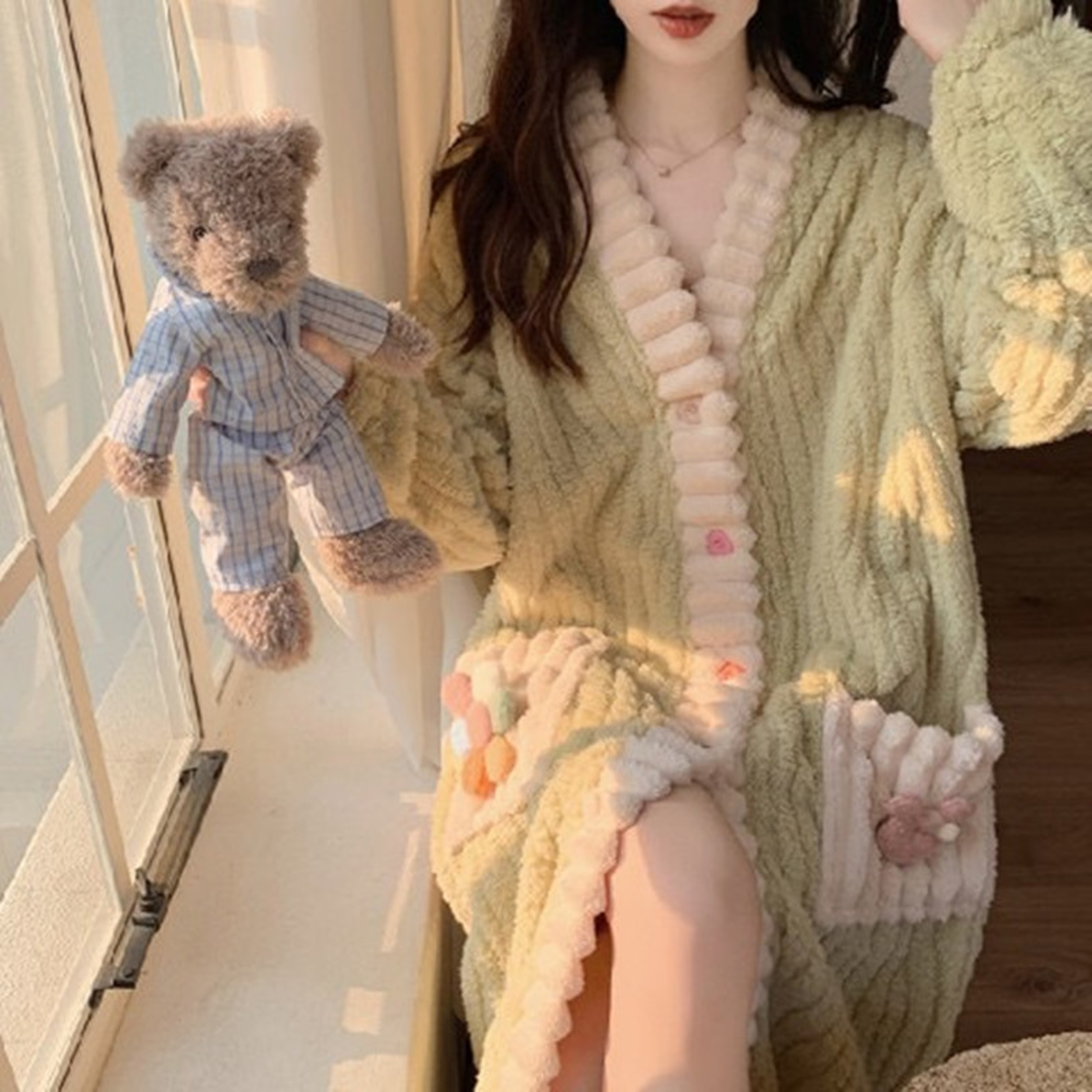 Women's Flannel Pajamas, Long Sleeve Thermal Nightgown, Plus Size Warm Robe, Thickened Winter Bathrobe with Pockets – view 4