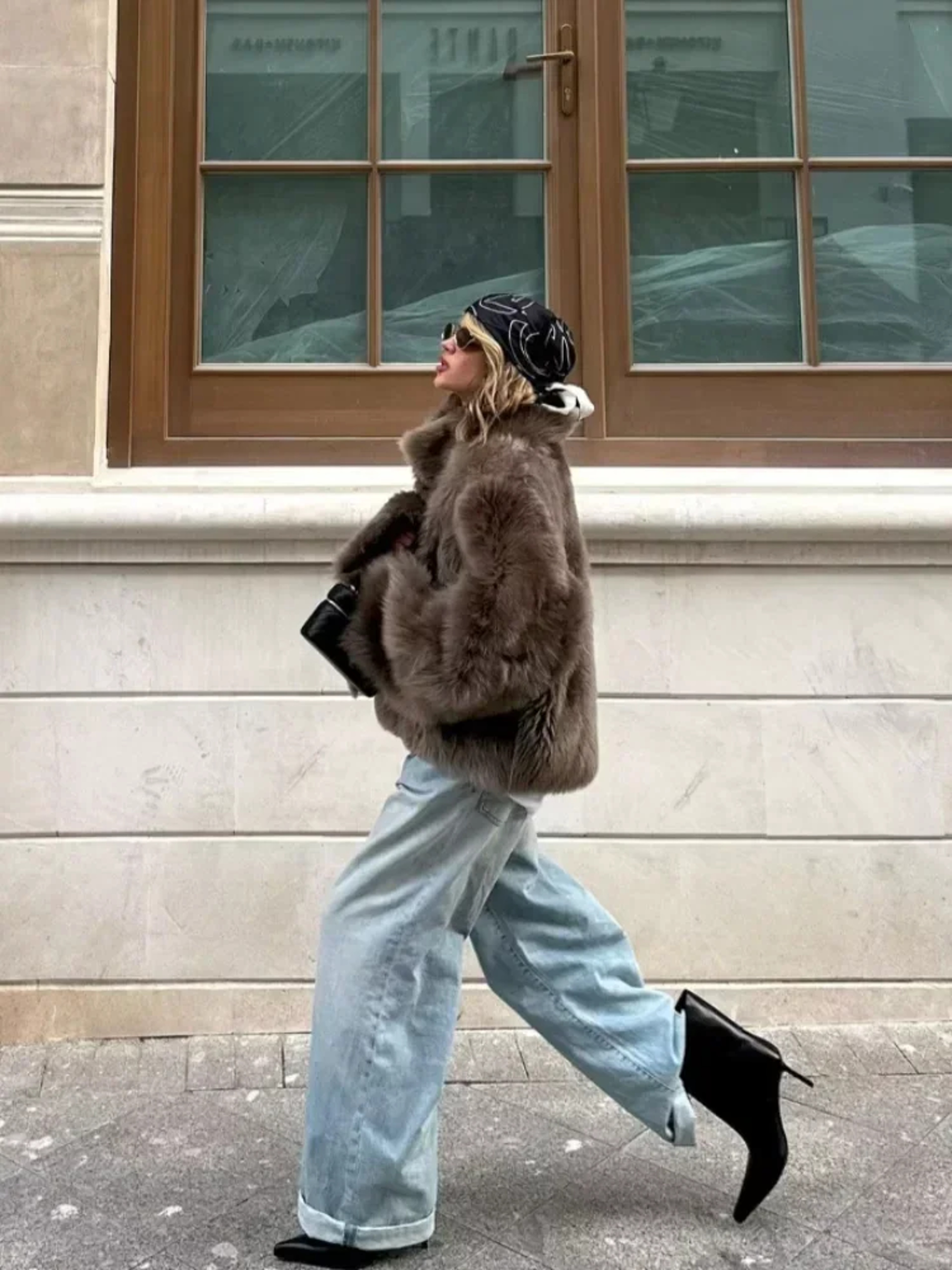 Elegant Womens Faux Fur Short Jacket, Stand Collar, Single Breasted Loose Coat, 2025 High Street Fashion – view 3