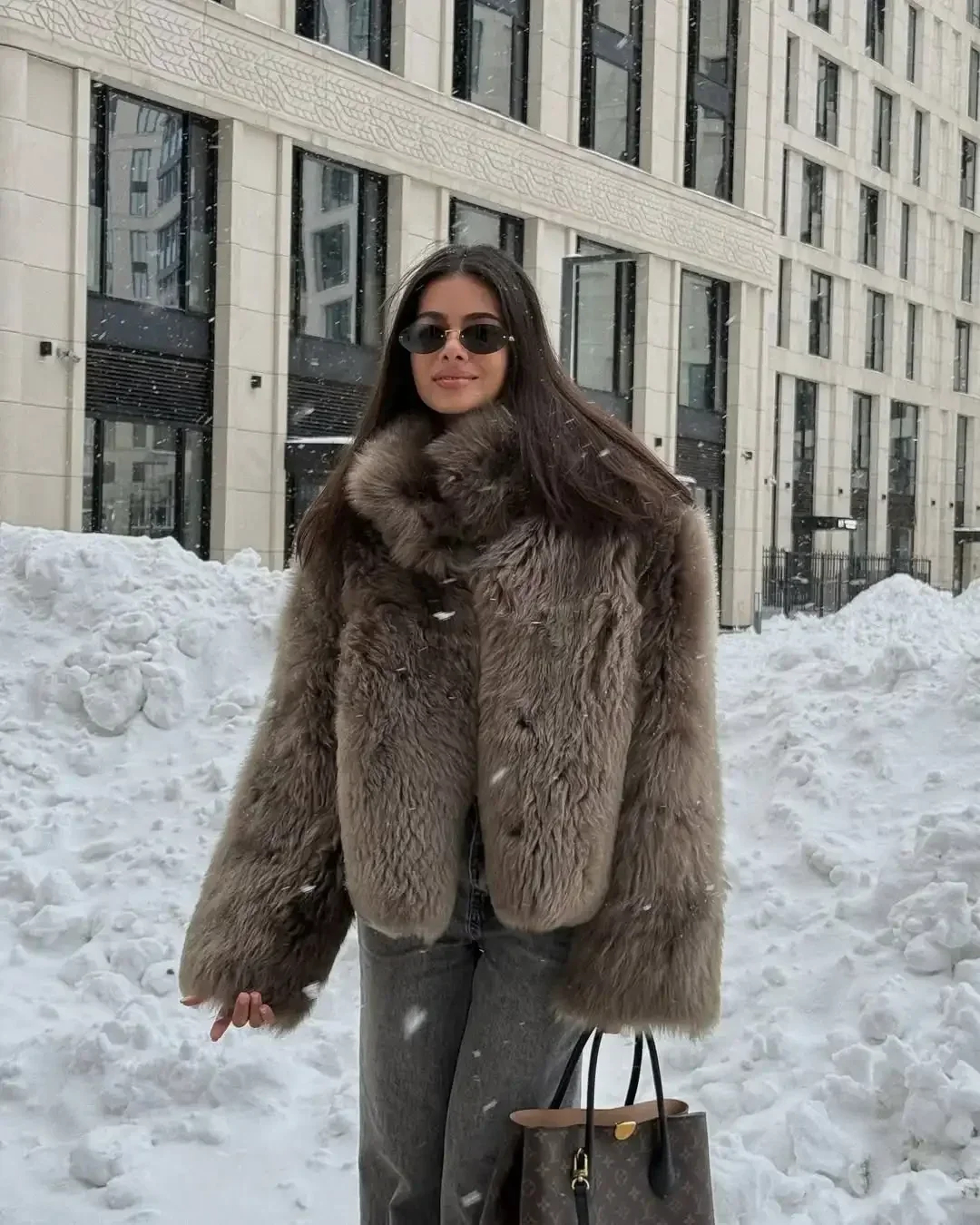 Elegant Womens Faux Fur Short Jacket, Stand Collar, Single Breasted Loose Coat, 2025 High Street Fashion – view 7