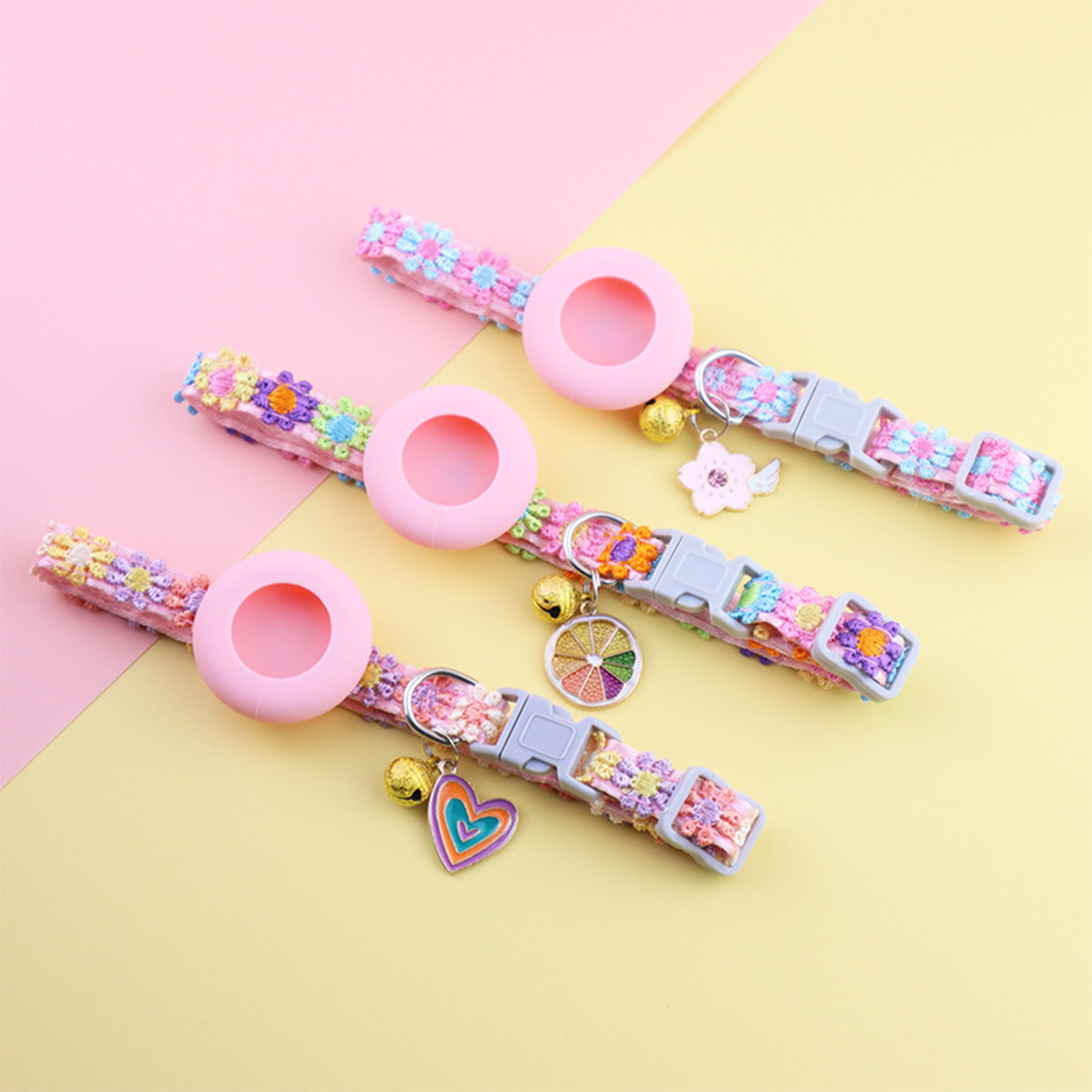 Sweet Blossom AirTag Cat Collar With Heart Charm  GPS Holder For Cats Kittens Puppies And Rabbits 1