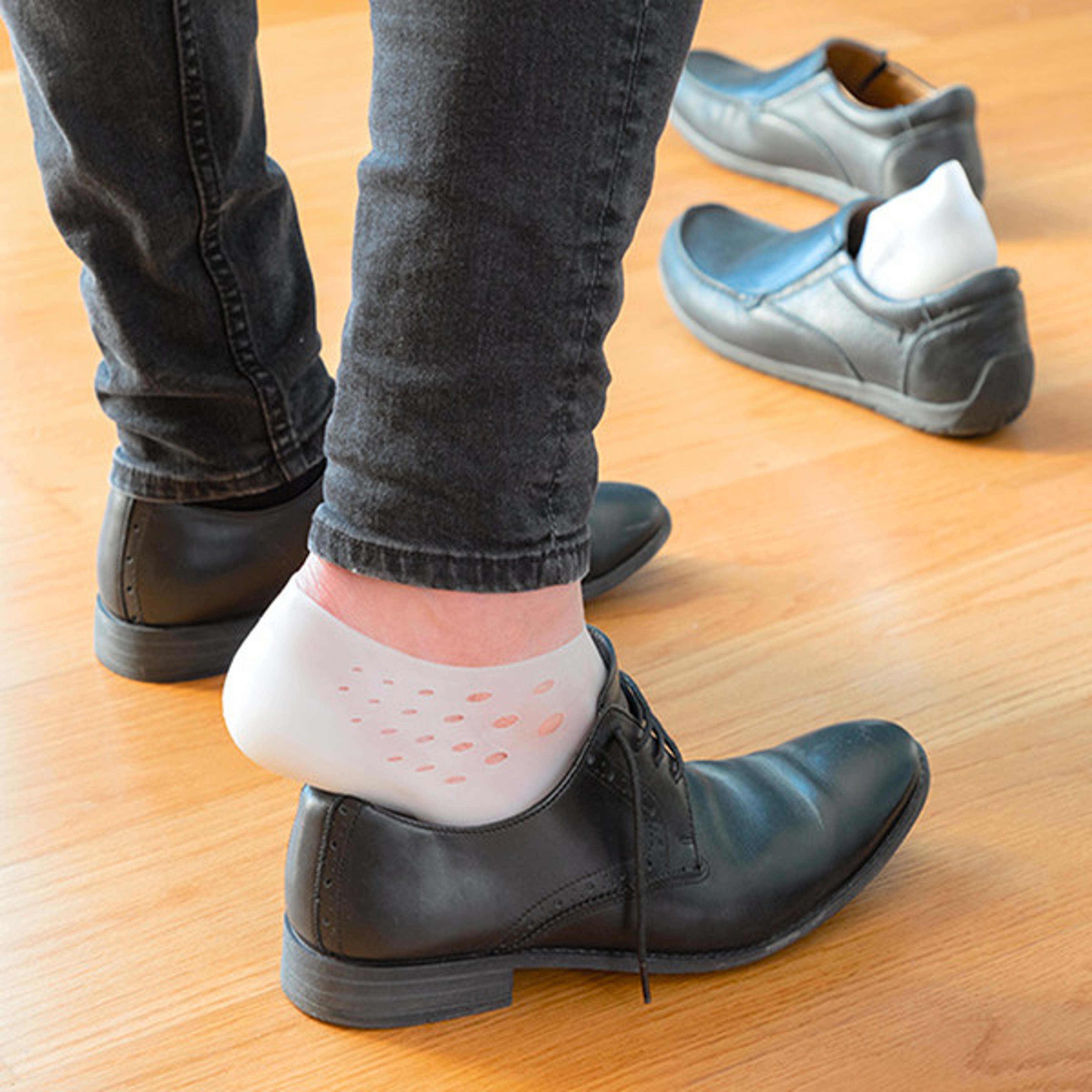 Height boosting shoe inserts for special occasions